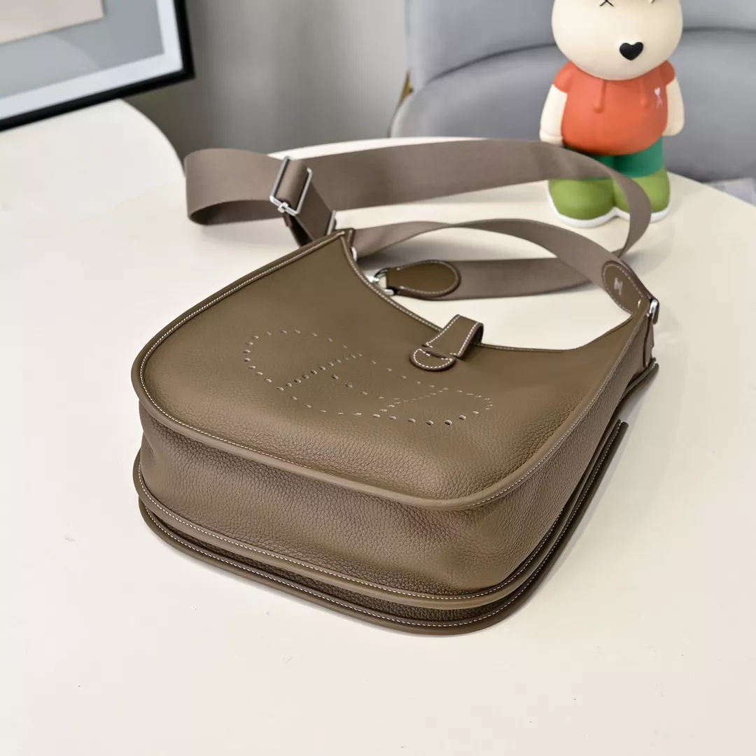 Hermes AAA Quality Messenger Bags For Women ModernLook 1000
