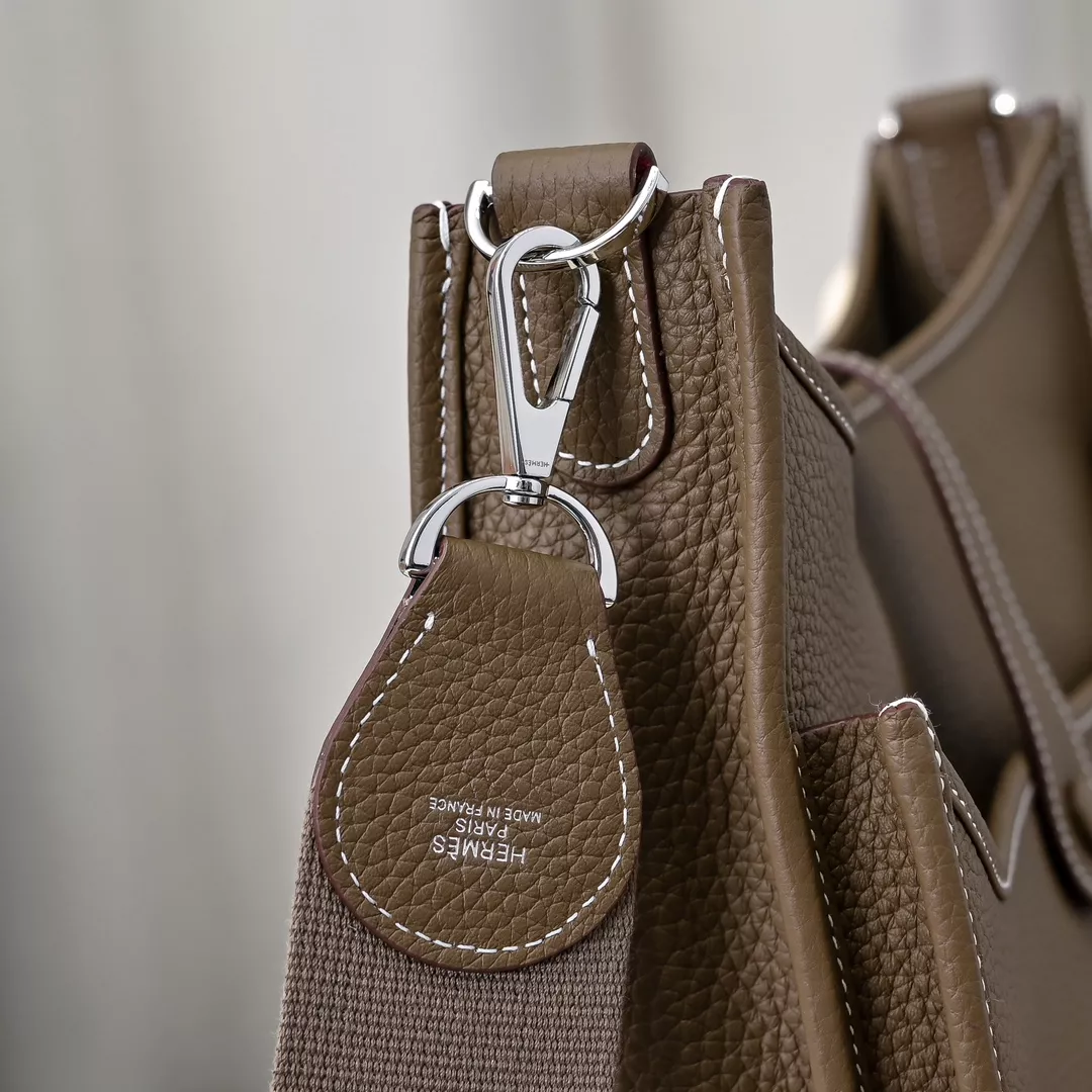Hermes AAA Quality Messenger Bags For Women ModernLook 1000