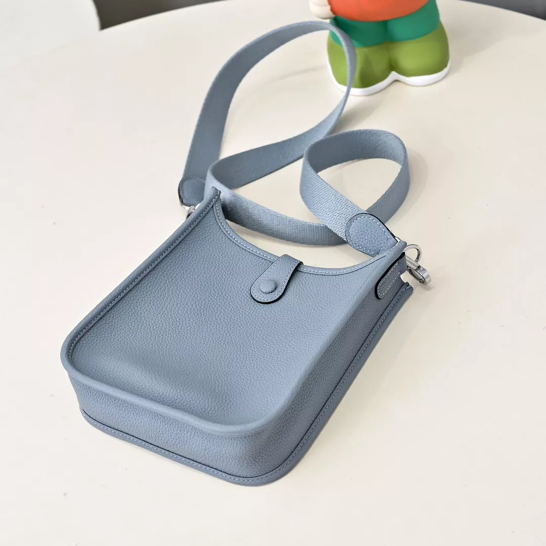 Hermes AAA Quality Messenger Bags For Women NewStyle 8906