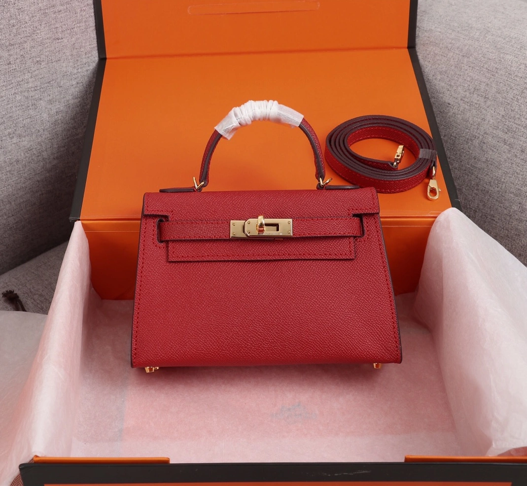 Hermes AAA Quality Messenger Bags For Women Sleek 4607