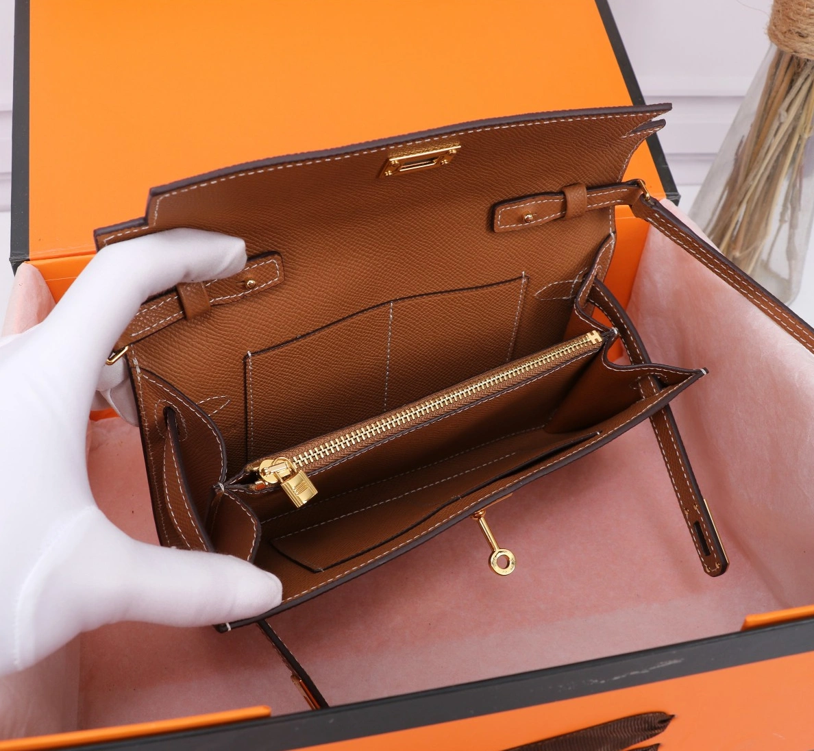 Hermes AAA Quality Messenger Bags For Women Sleek 4616