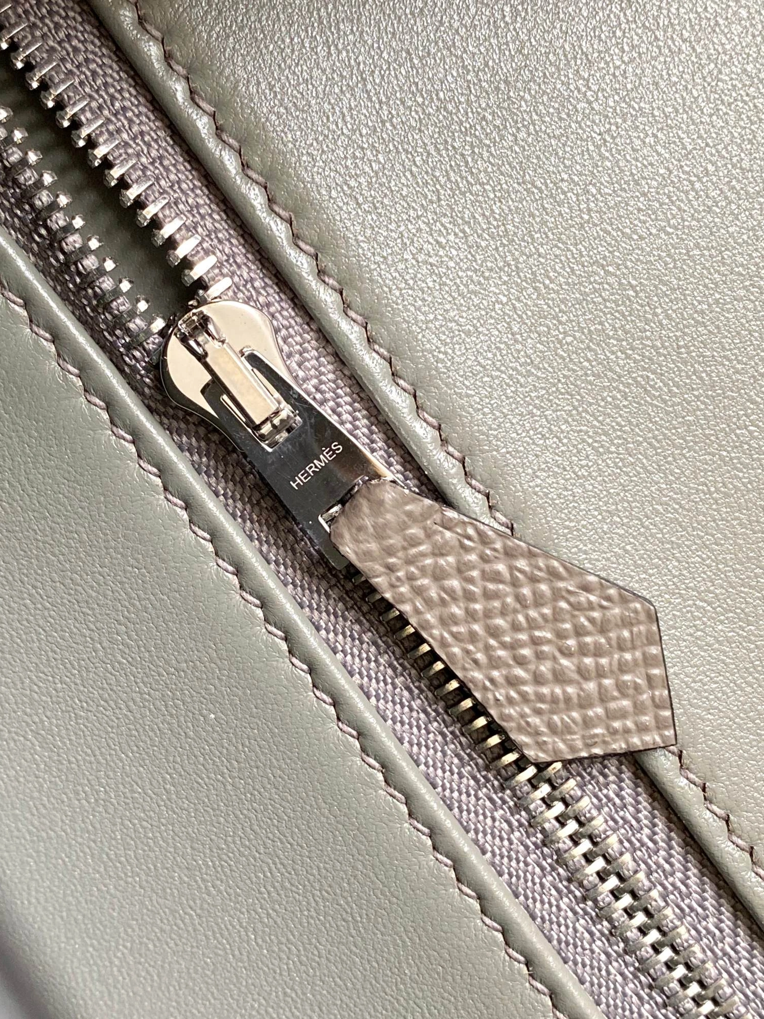 Hermes AAA Quality Messenger Bags For Women Sleek 6690