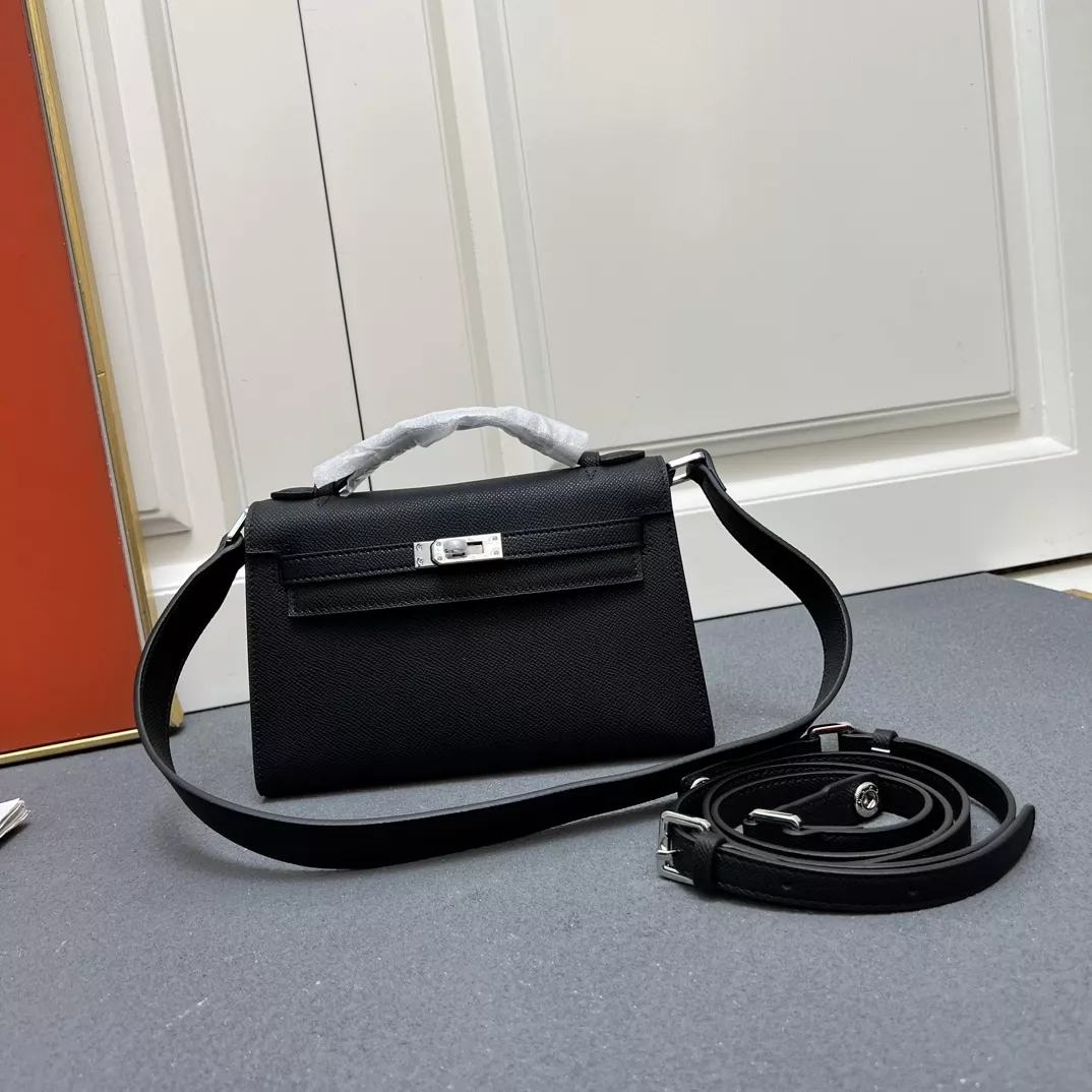 Hermes AAA Quality Messenger Bags For Women Trendsetting 8529