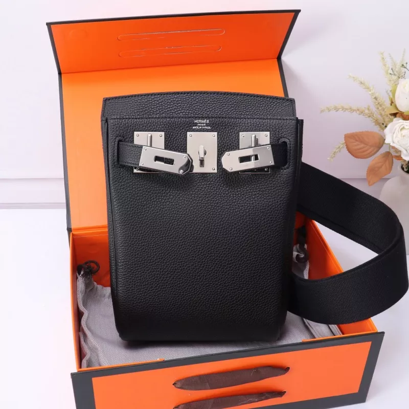 Hermes AAA Quality Messenger Bags In Black For Unisex SportInspired 627