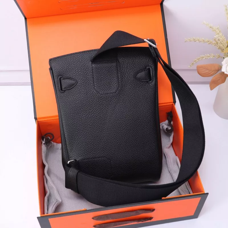 Hermes AAA Quality Messenger Bags In Black For Unisex SportInspired 627