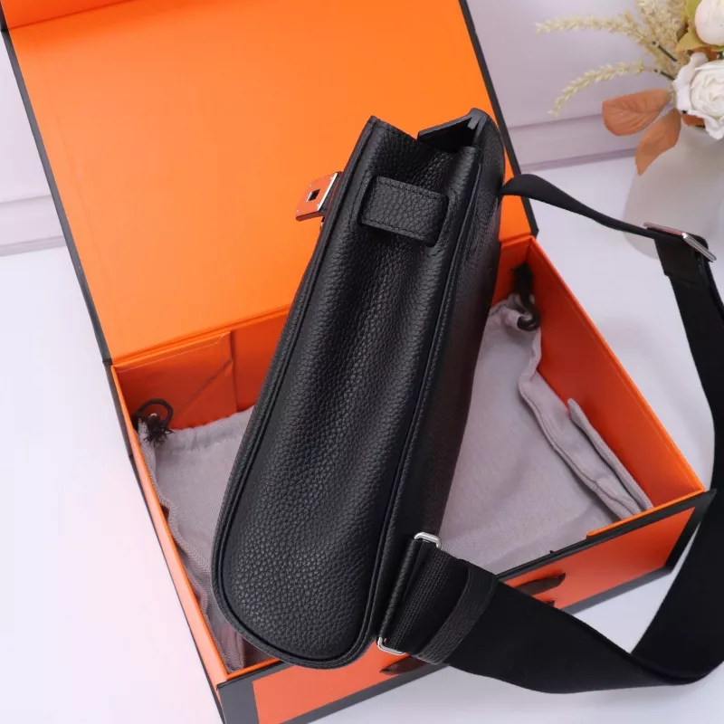Hermes AAA Quality Messenger Bags In Black For Unisex SportInspired 627
