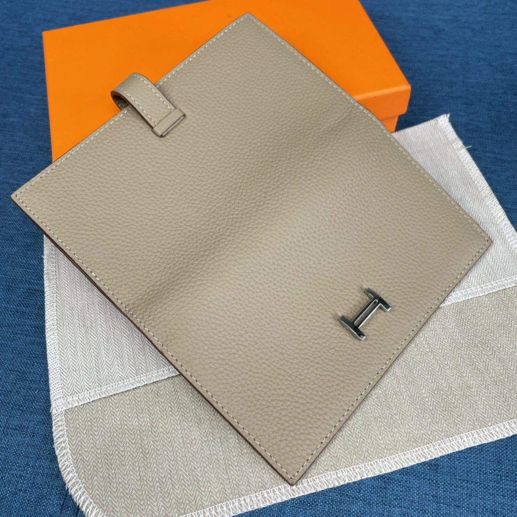 Hermes AAA Quality Wallets For Women AllSeason 121