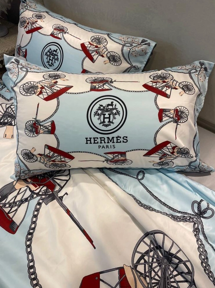 Hermes Bedding Minimalist 4685