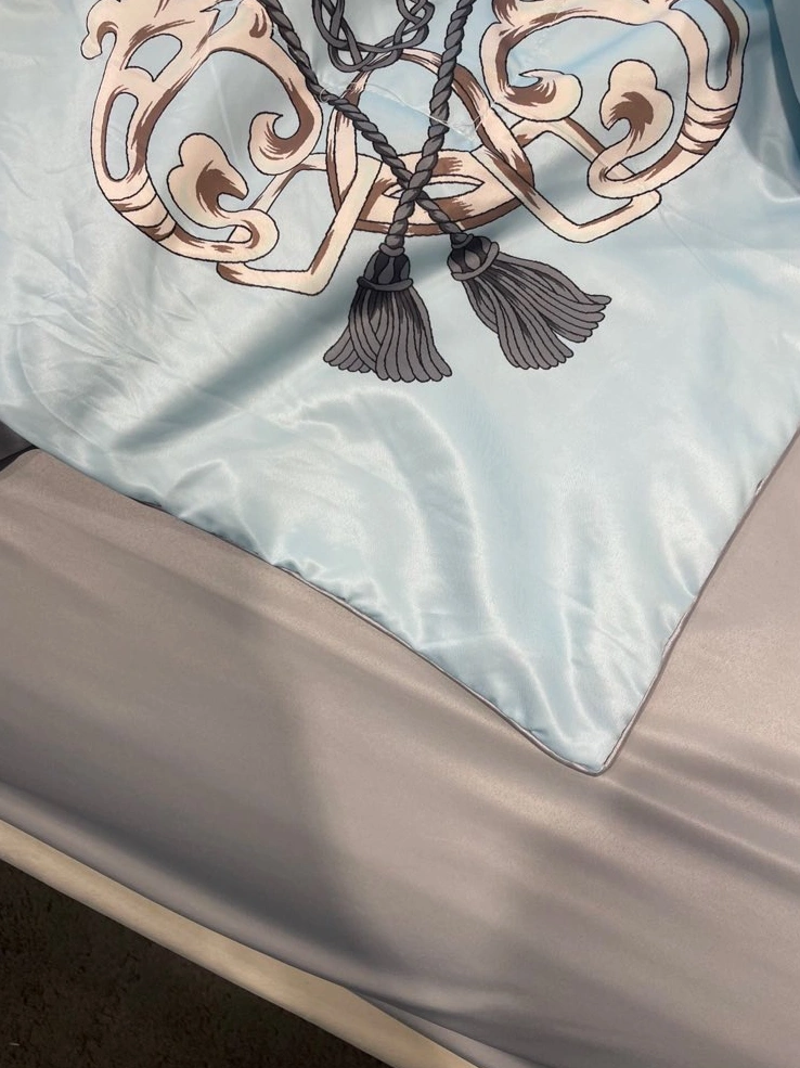 Hermes Bedding Minimalist 4685