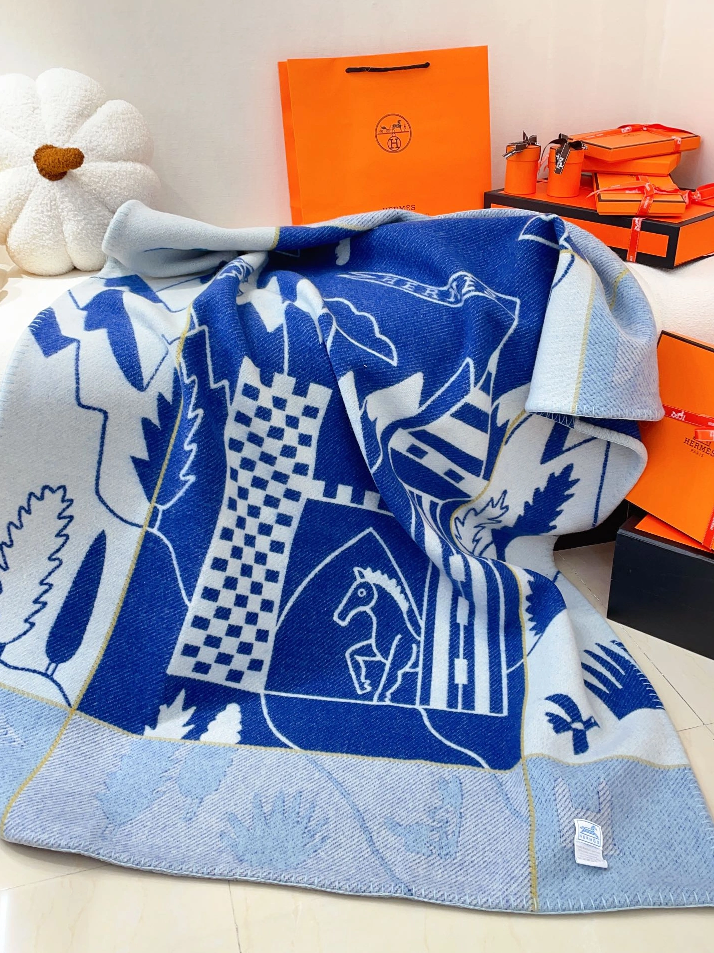 Hermes Blanket Versatile 4931