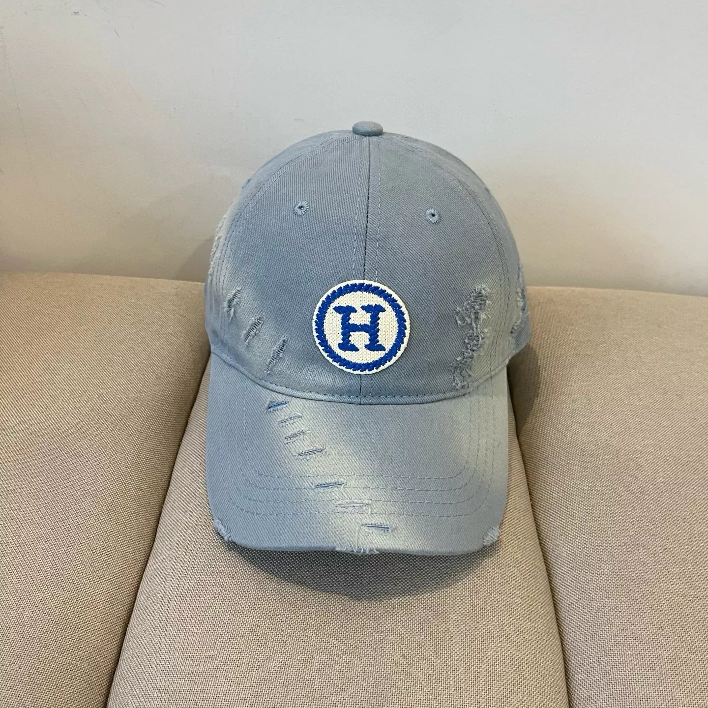 Hermes Caps Bright 8254