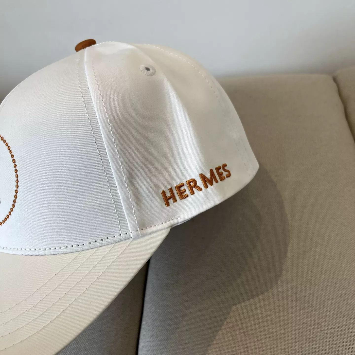 Hermes Caps Durable 455