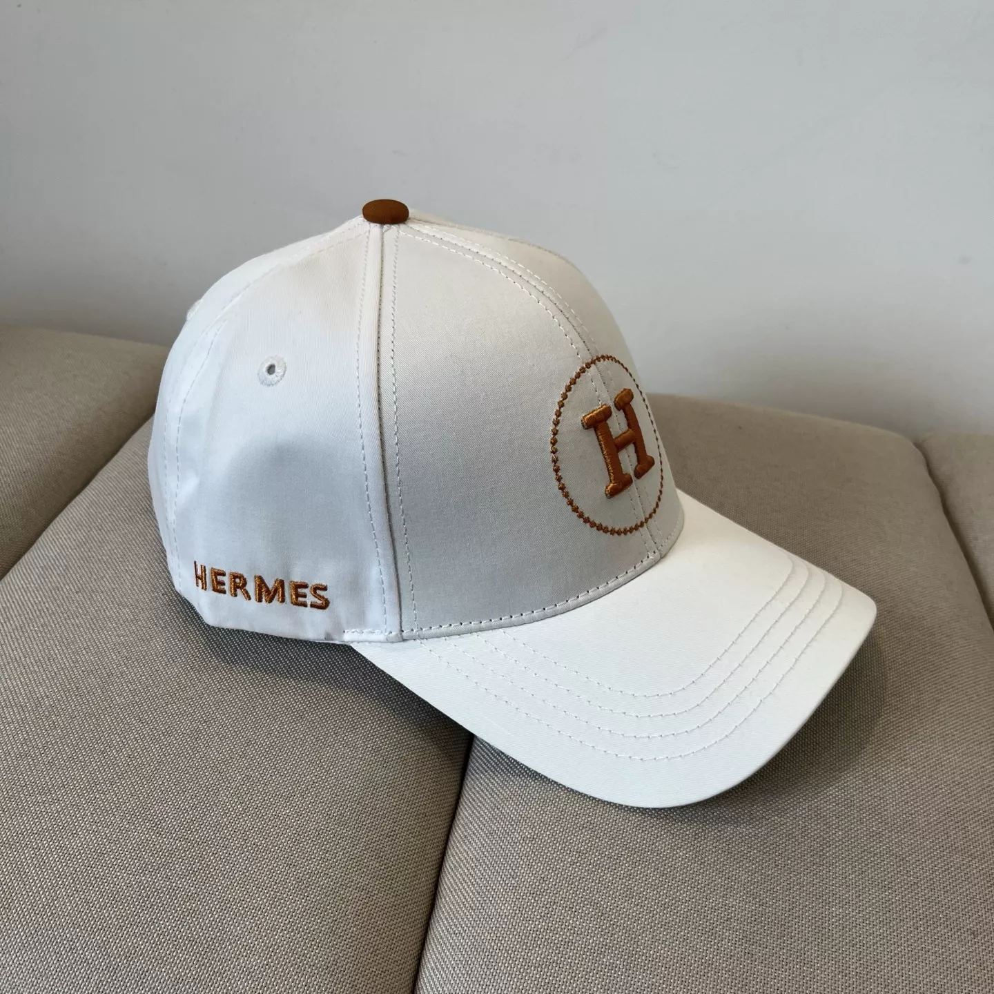 Hermes Caps Durable 455