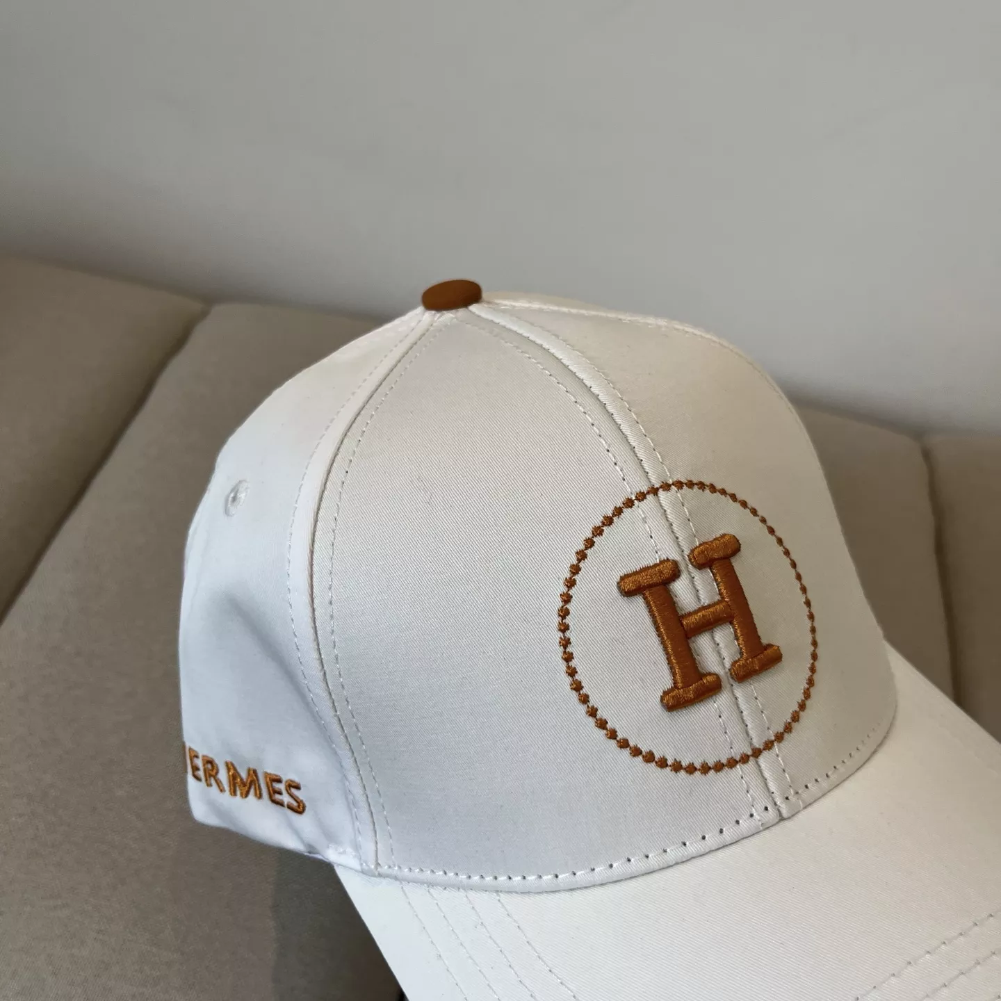 Hermes Caps Durable 455