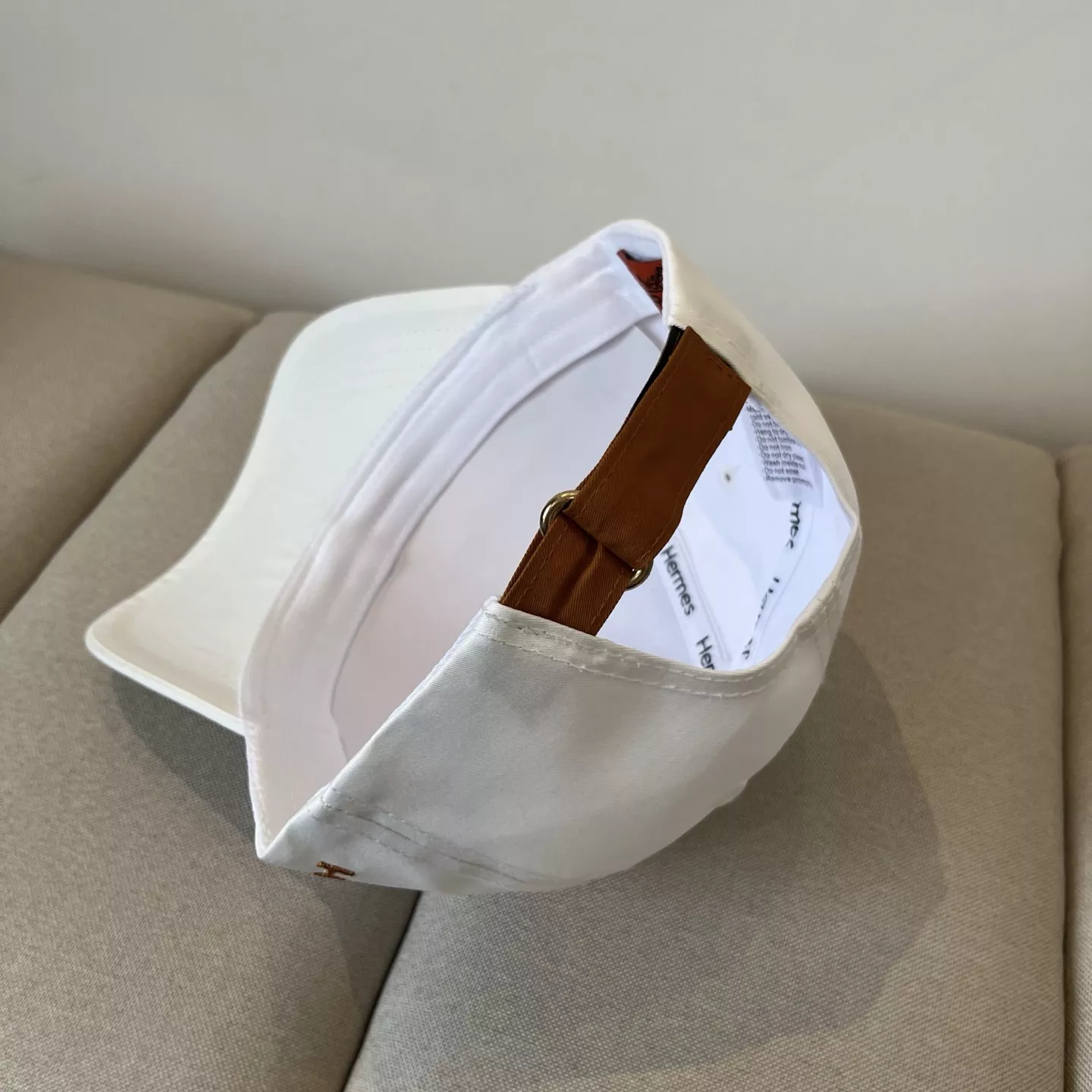 Hermes Caps Durable 455