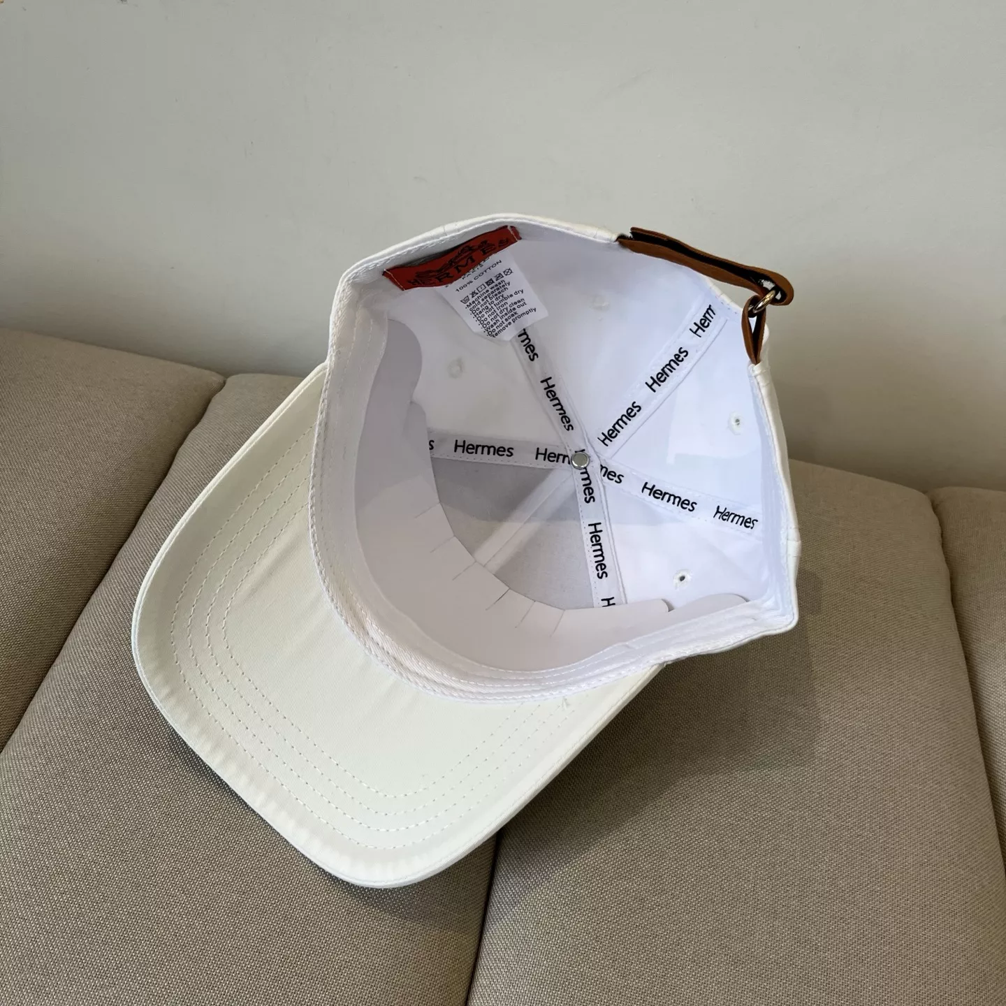 Hermes Caps Durable 455
