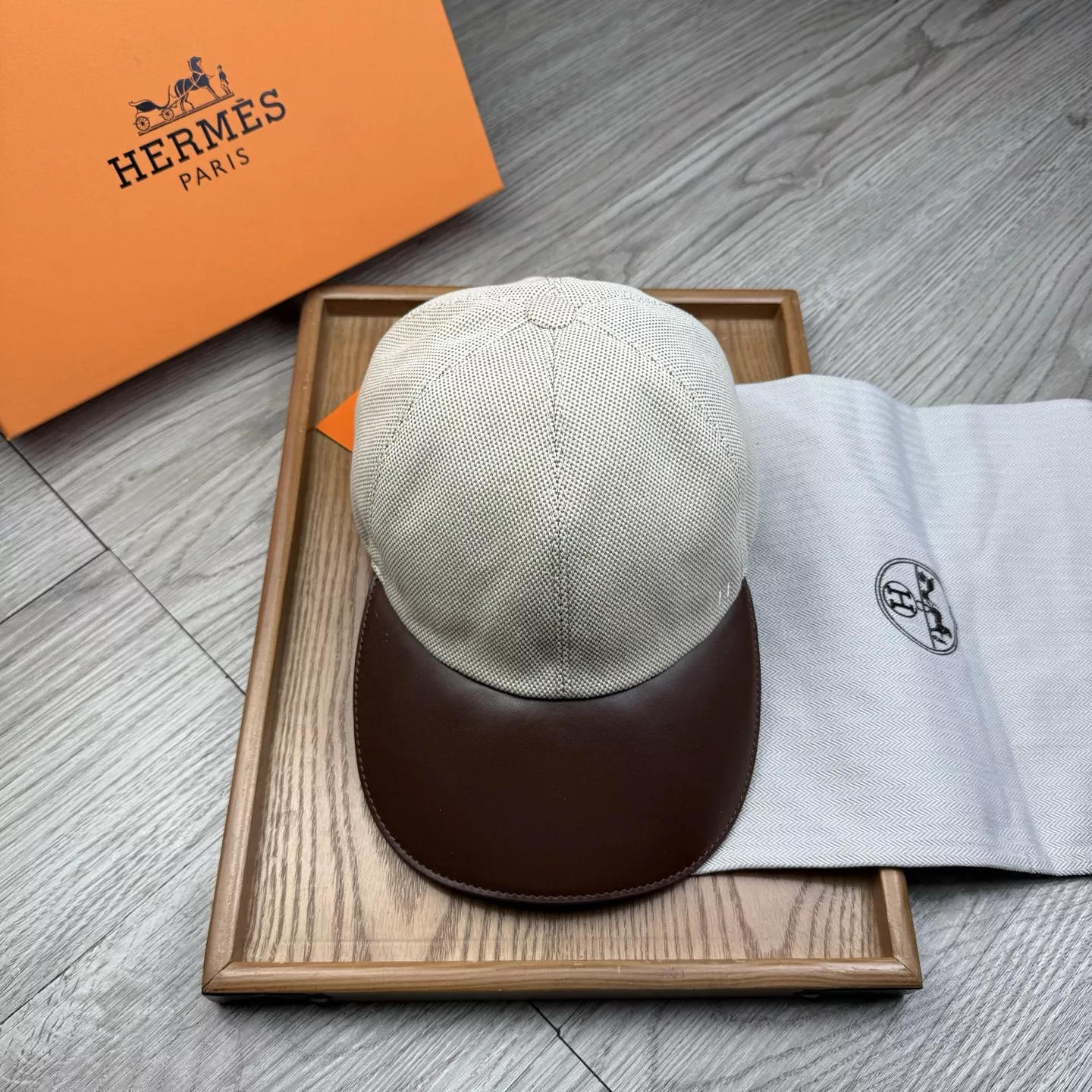 Hermes Caps Lightweight 7263