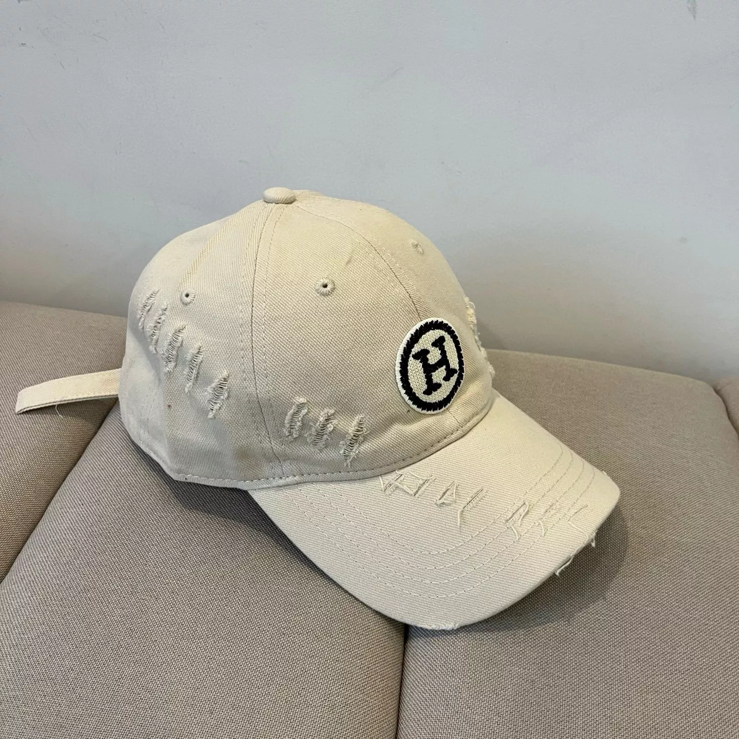 Hermes Caps Practical 3472