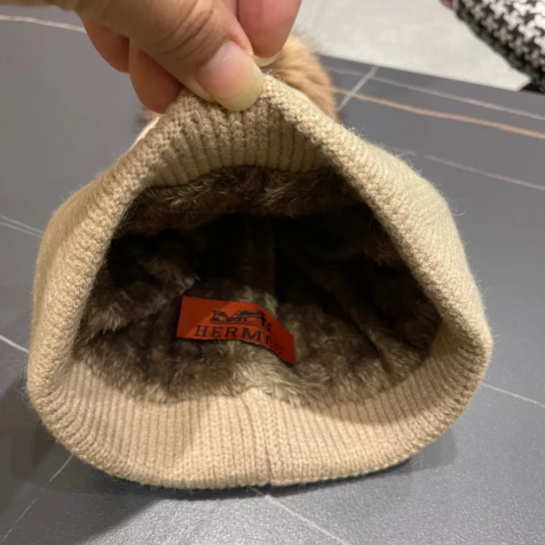 Hermes Caps Versatile 2639