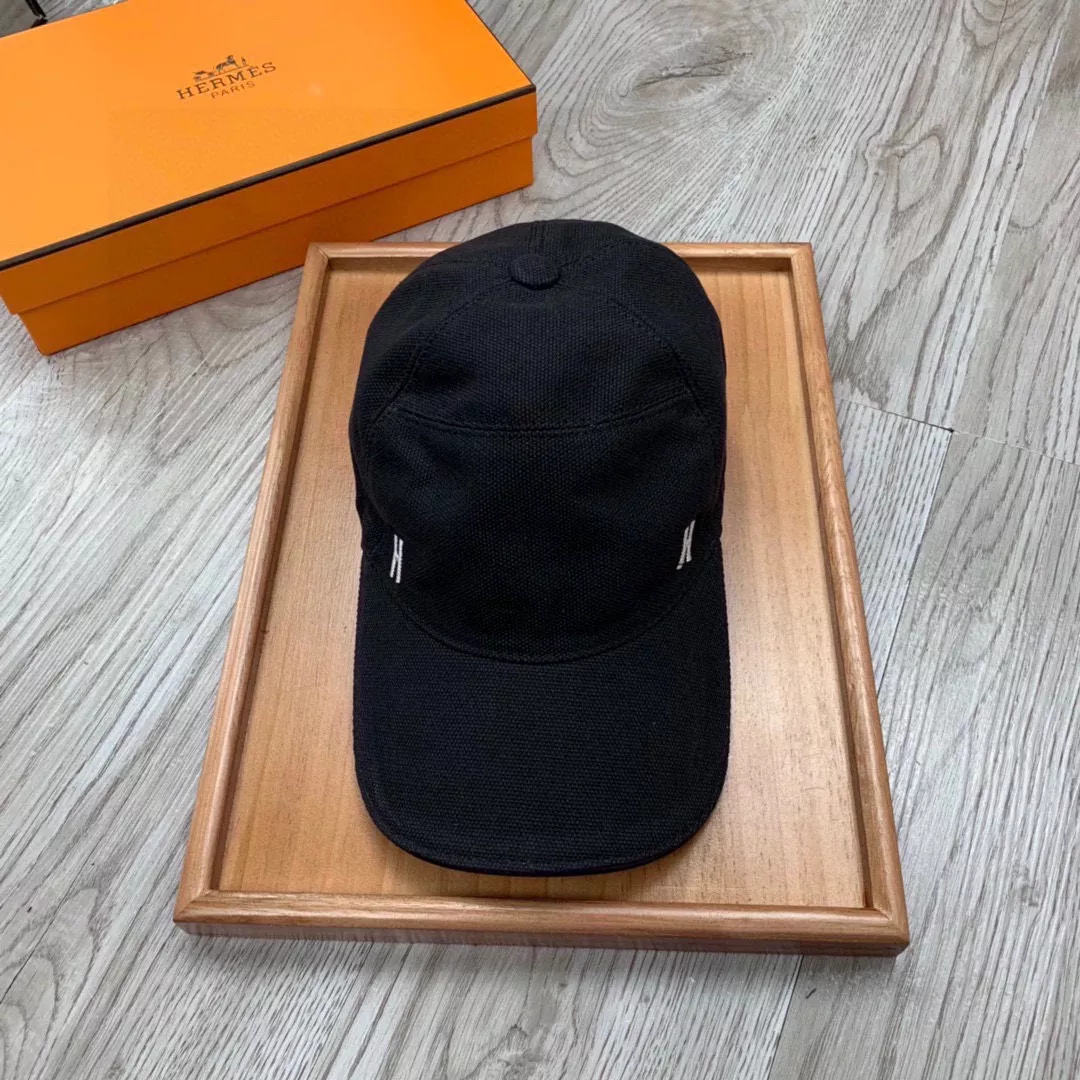 Hermes Caps Versatile 6764