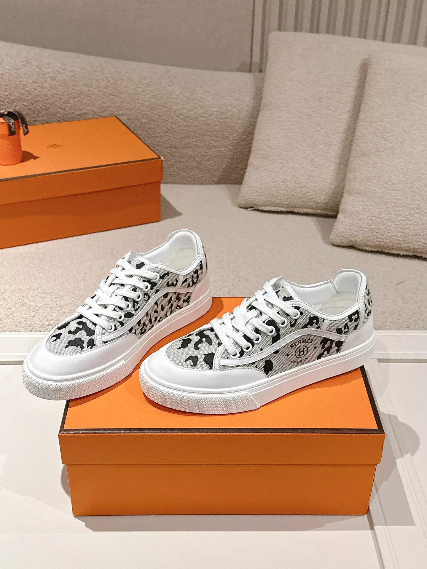 Hermes Casual Shoes For Women Durable 2502