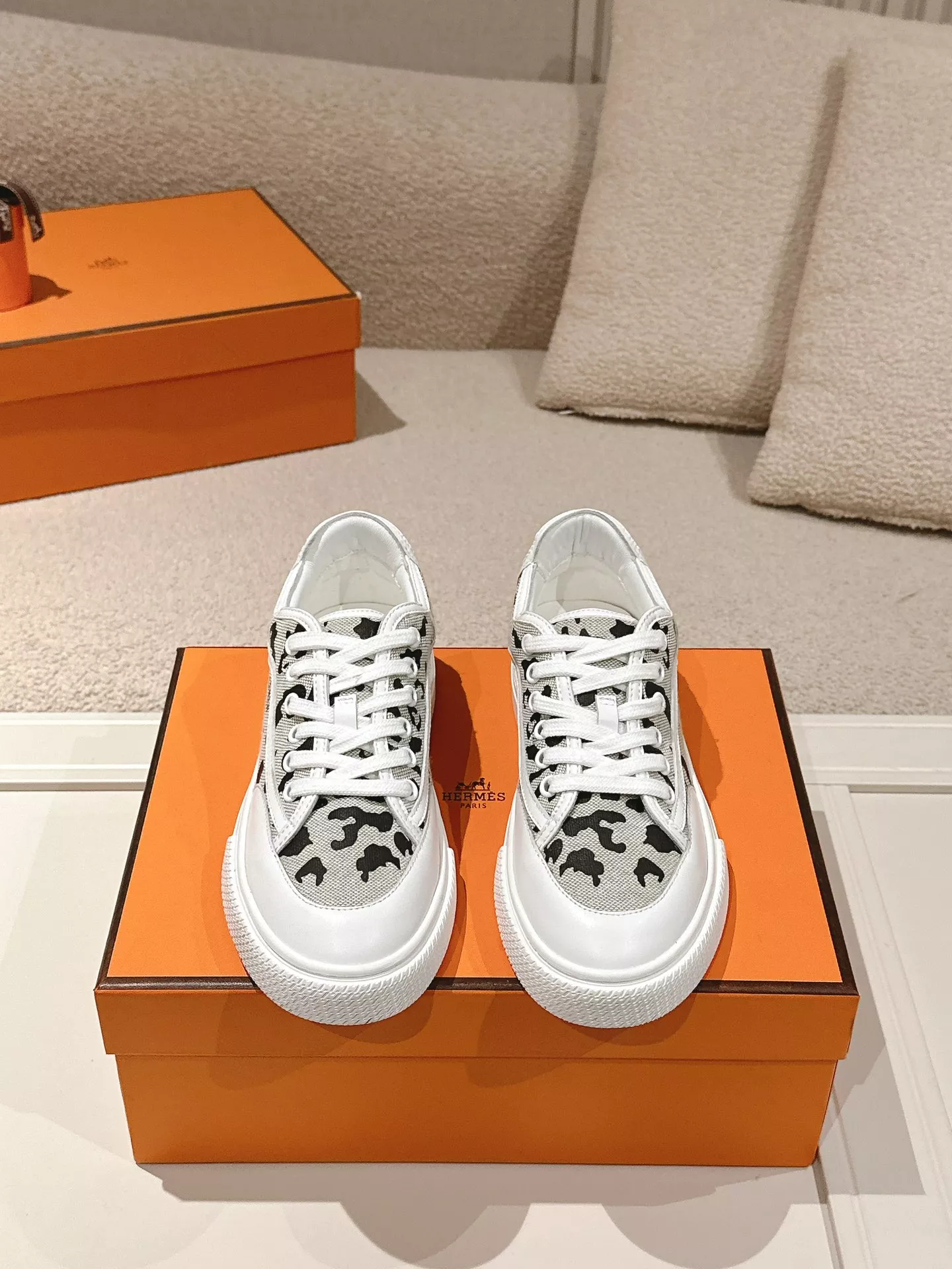 Hermes Casual Shoes For Women Durable 2502