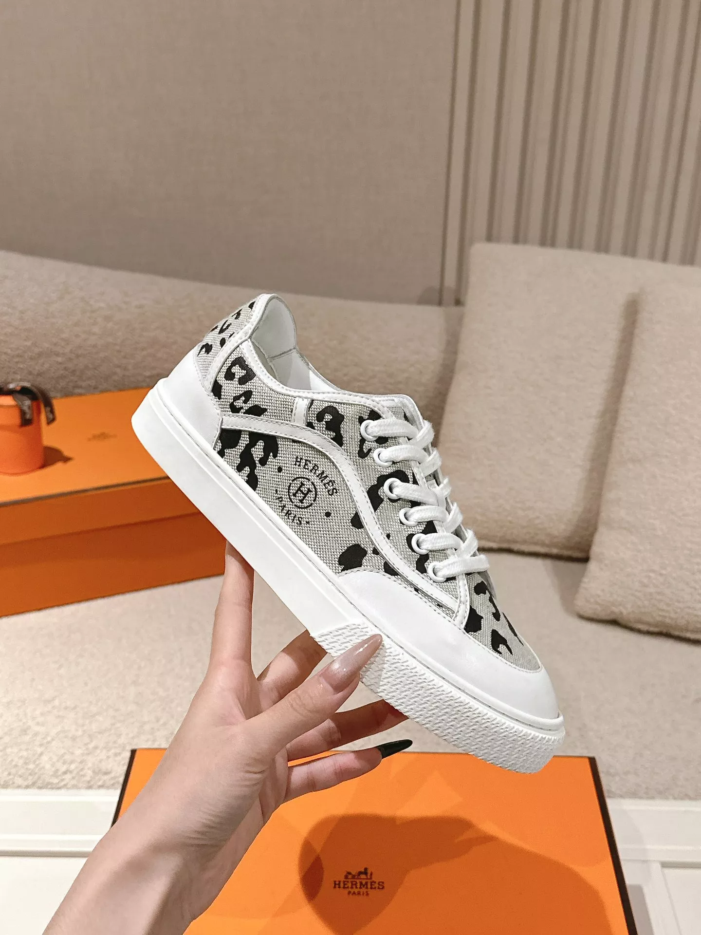 Hermes Casual Shoes For Women Durable 2502