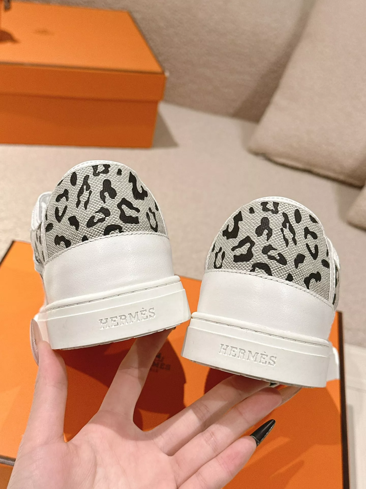 Hermes Casual Shoes For Women Durable 2502