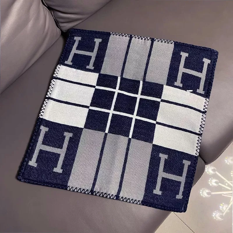 Hermes Cushion Minimalist 9943