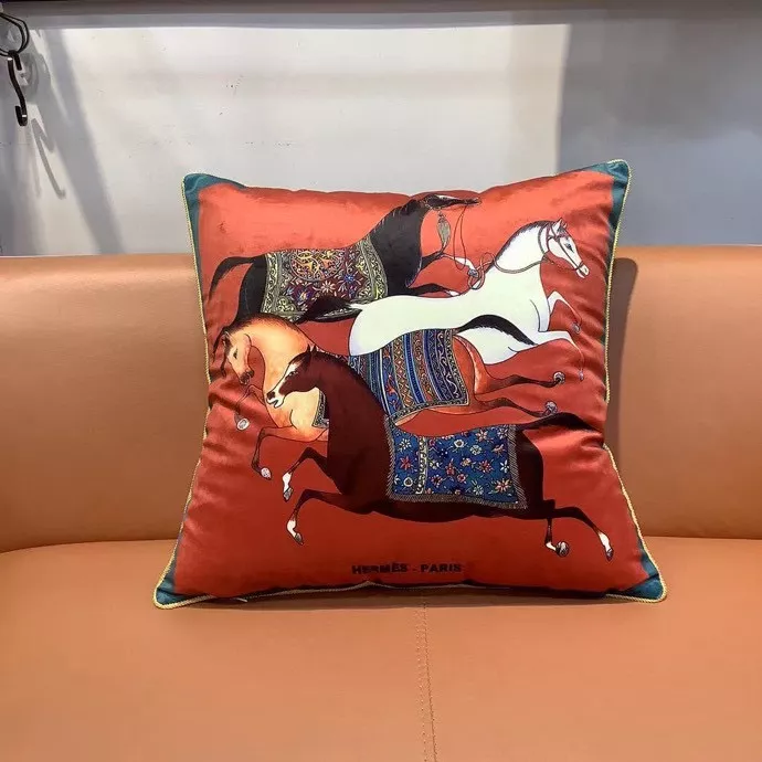 Hermes Cushion Refined 6967