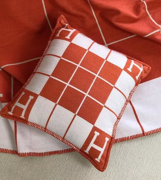 Hermes Cushion Reliable 1754