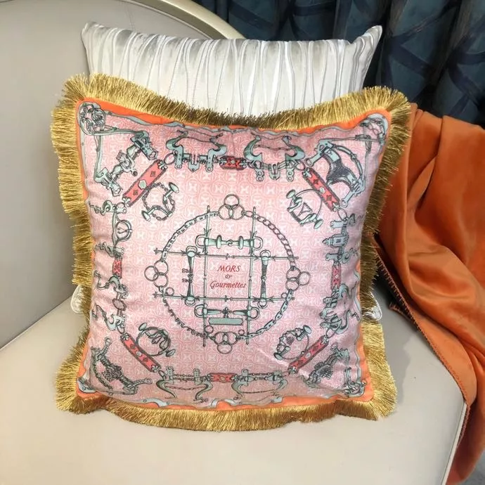 Hermes Cushion UrbanStyle 3818