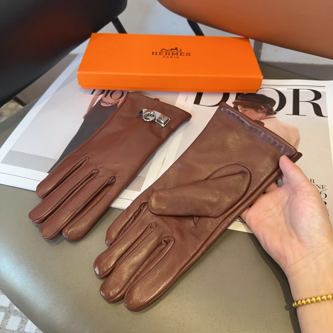Hermes Gloves Practical 3851