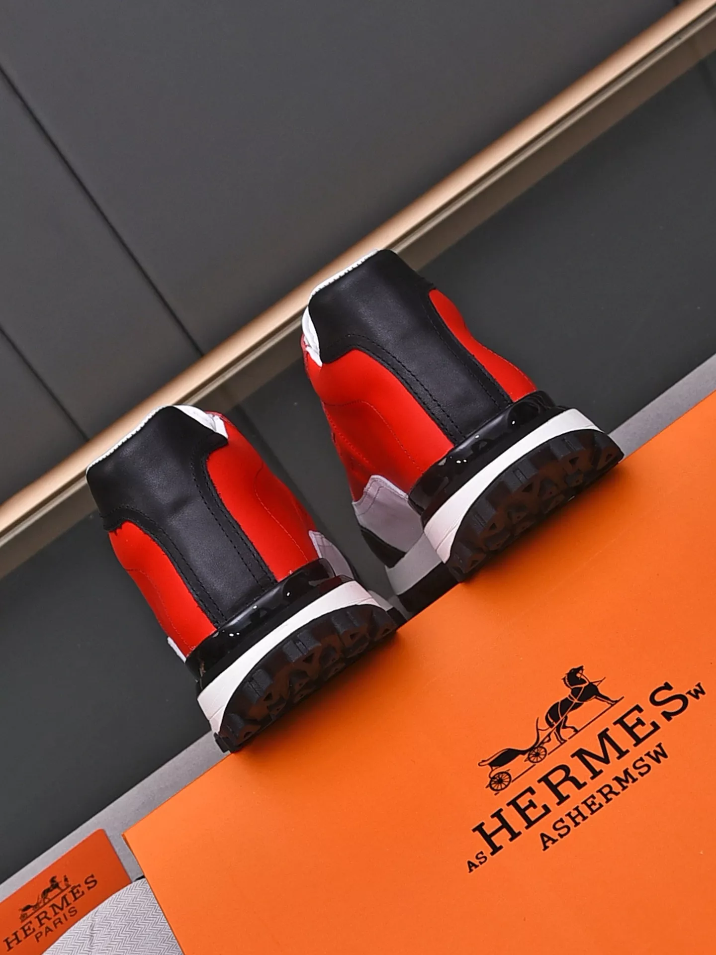 Hermes High Tops Shoes For Men Sleek 4020
