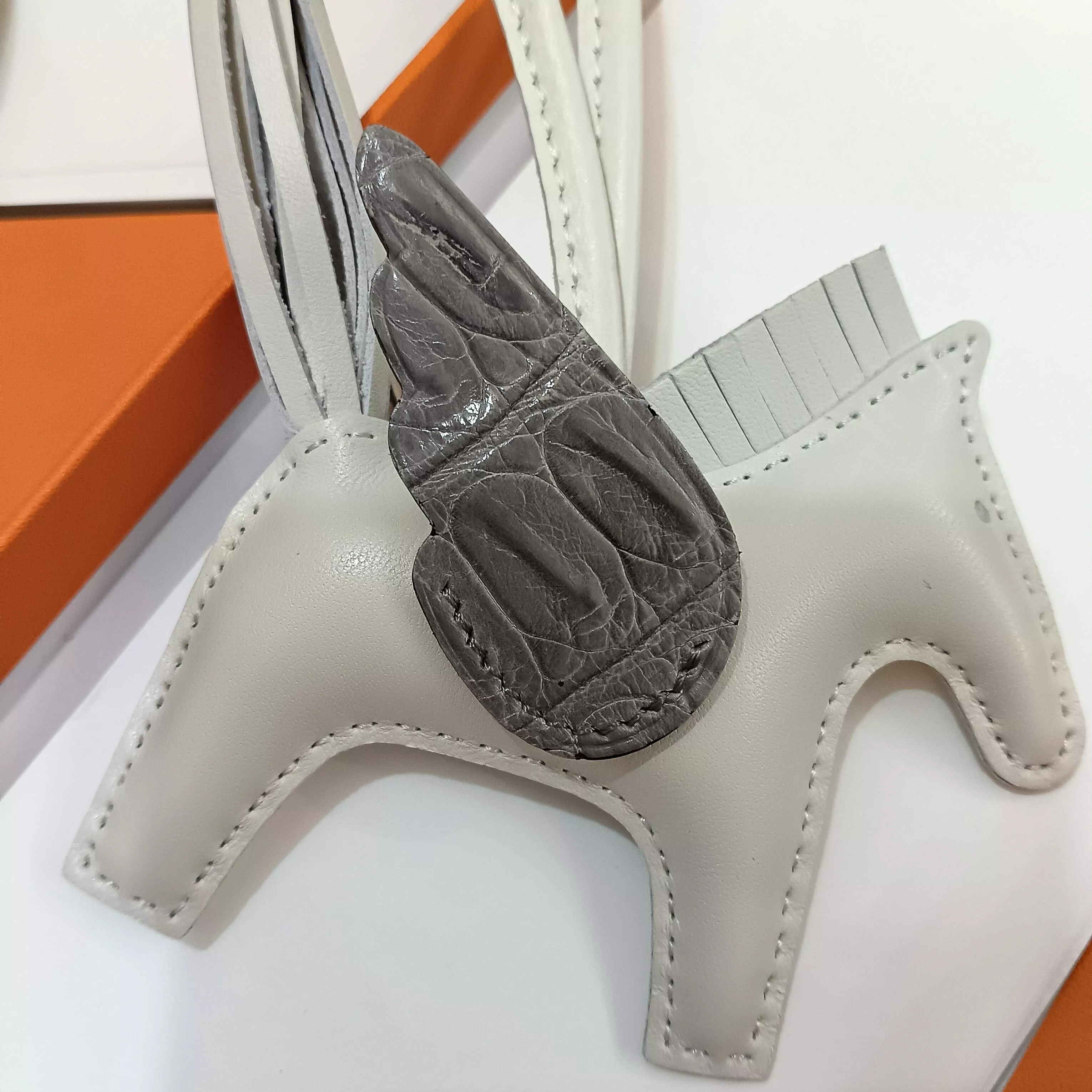 Hermes Key Holder And Bag Buckle Breathable 6260
