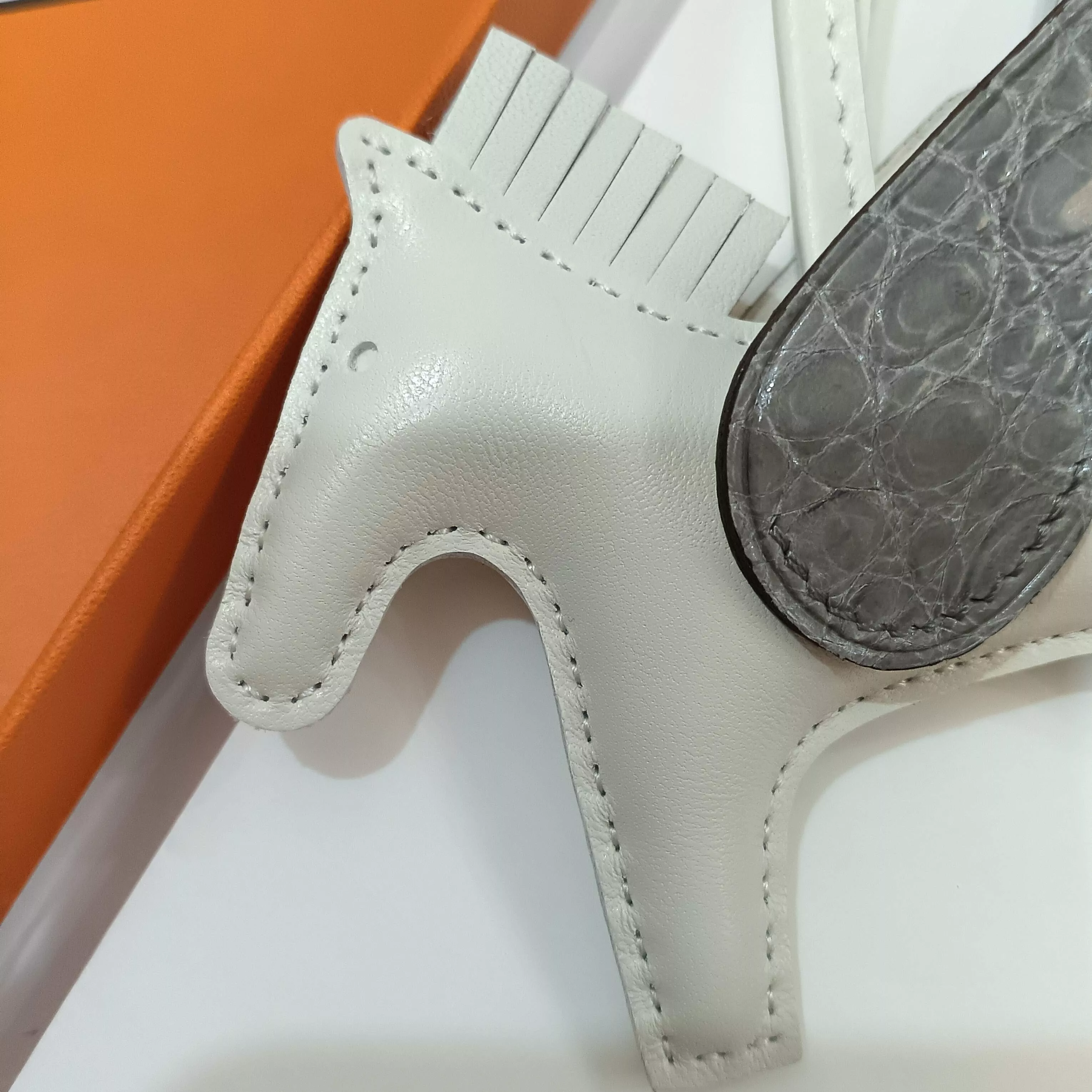 Hermes Key Holder And Bag Buckle Breathable 6260