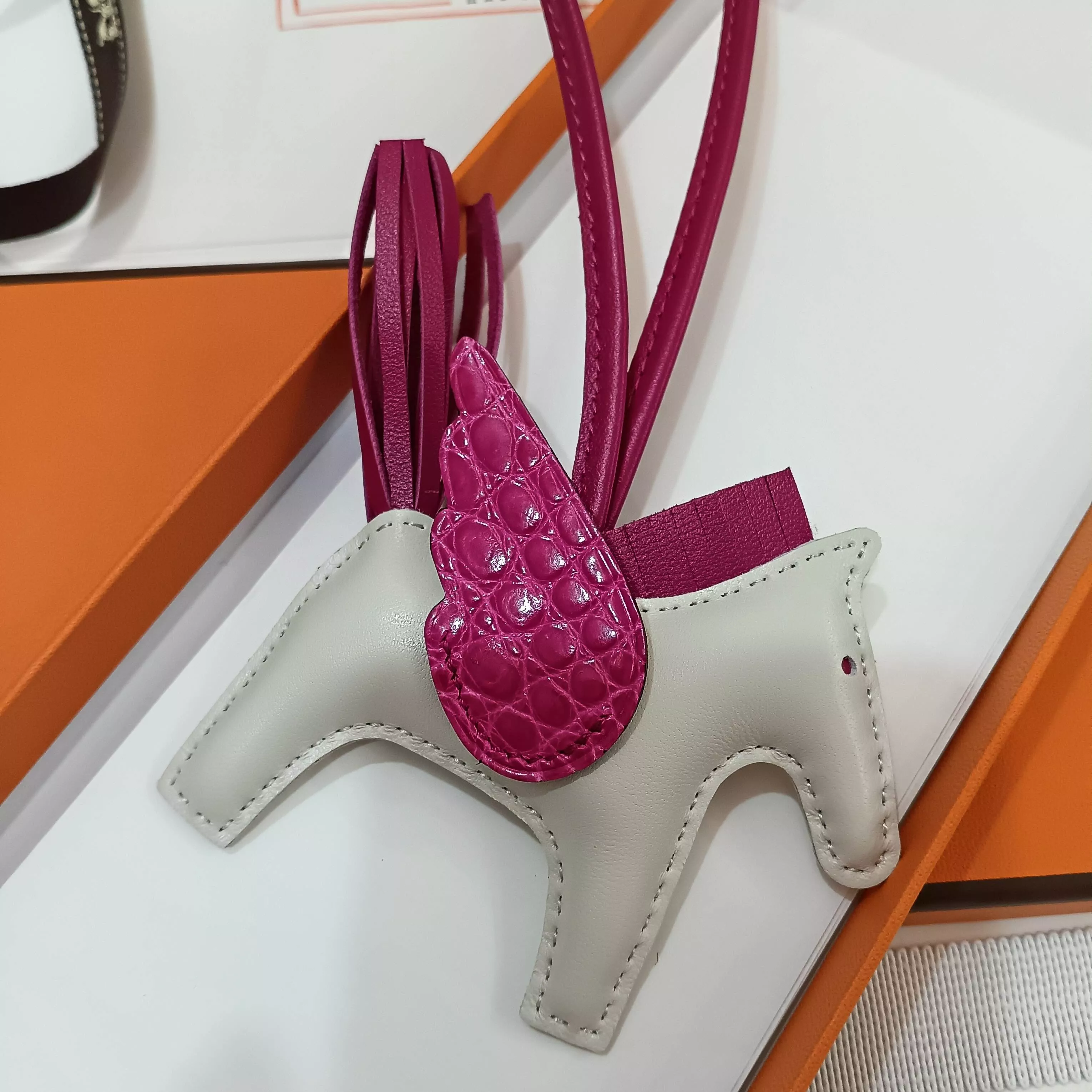 Hermes Key Holder And Bag Buckle HighQuality 6412