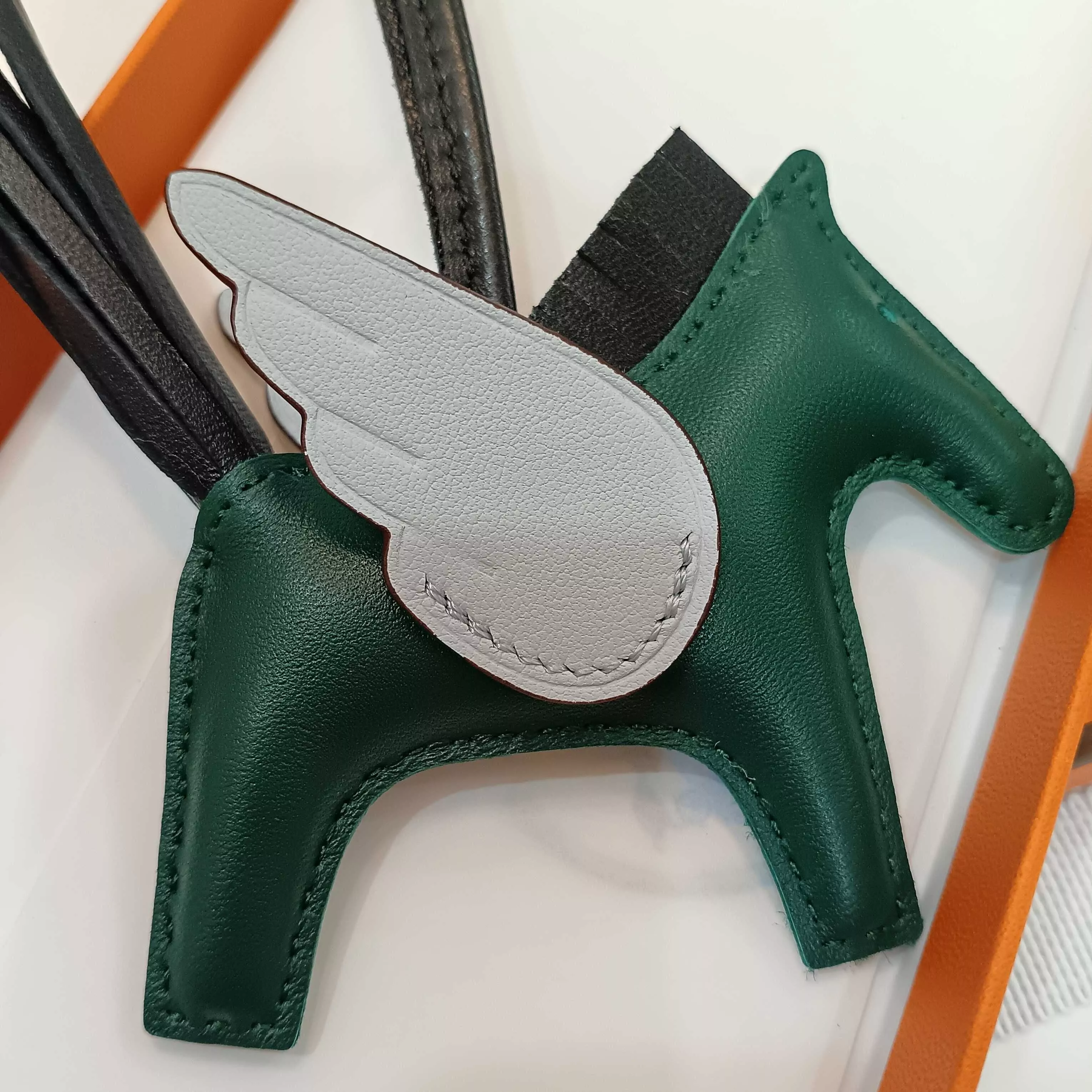 Hermes Key Holder And Bag Buckle Popular 8642