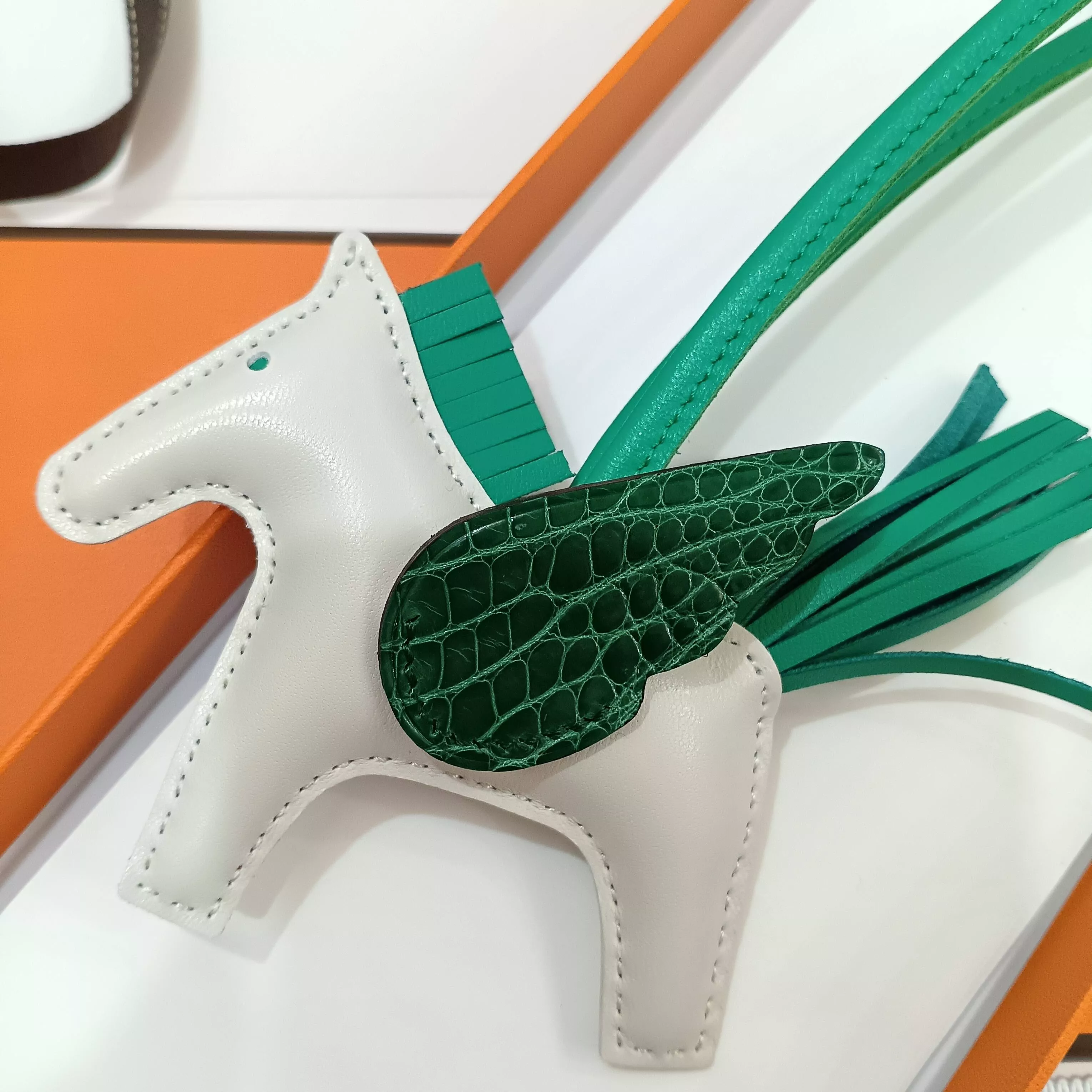 Hermes Key Holder And Bag Buckle Resilient 5556