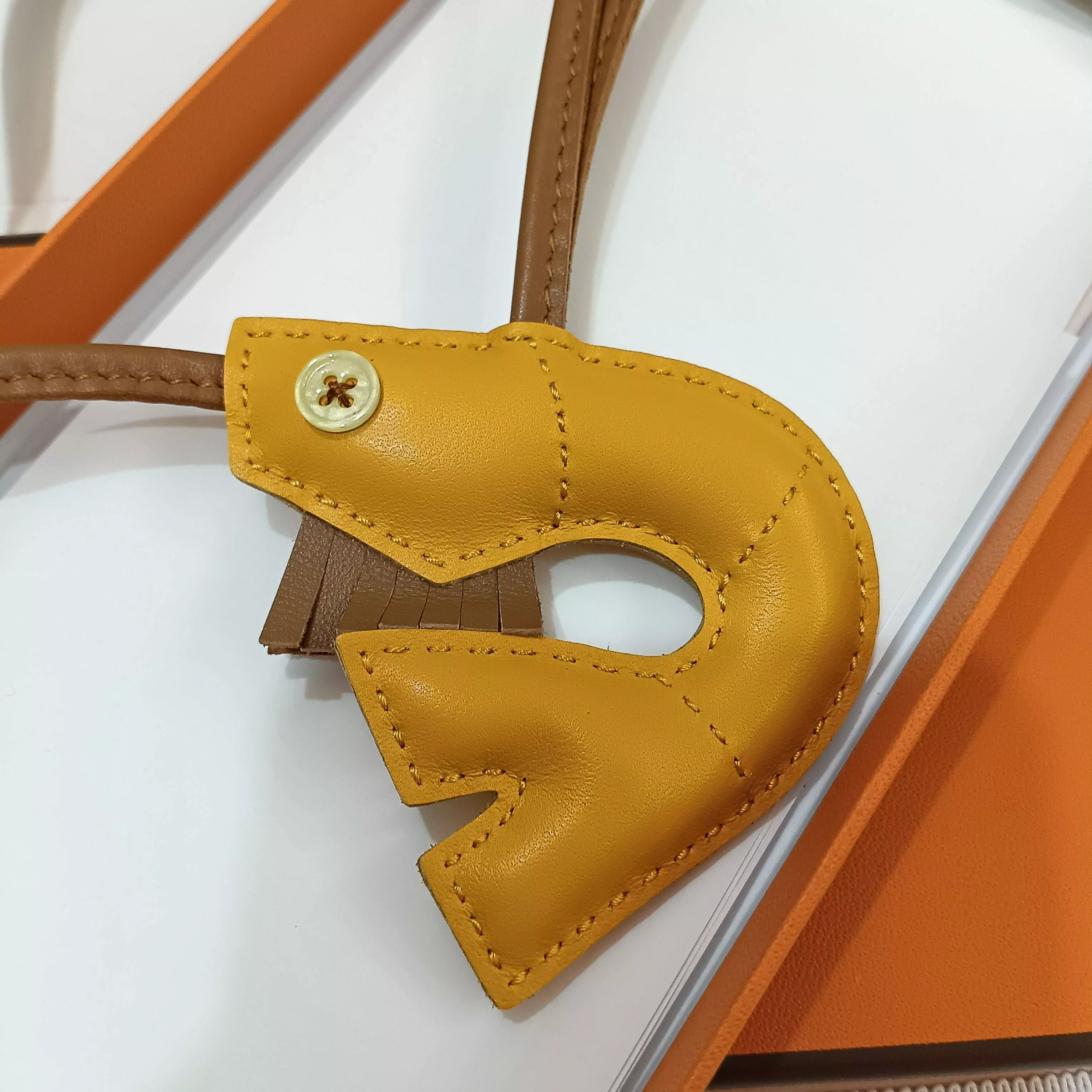 Hermes Key Holder And Bag Buckle UrbanStyle 5185