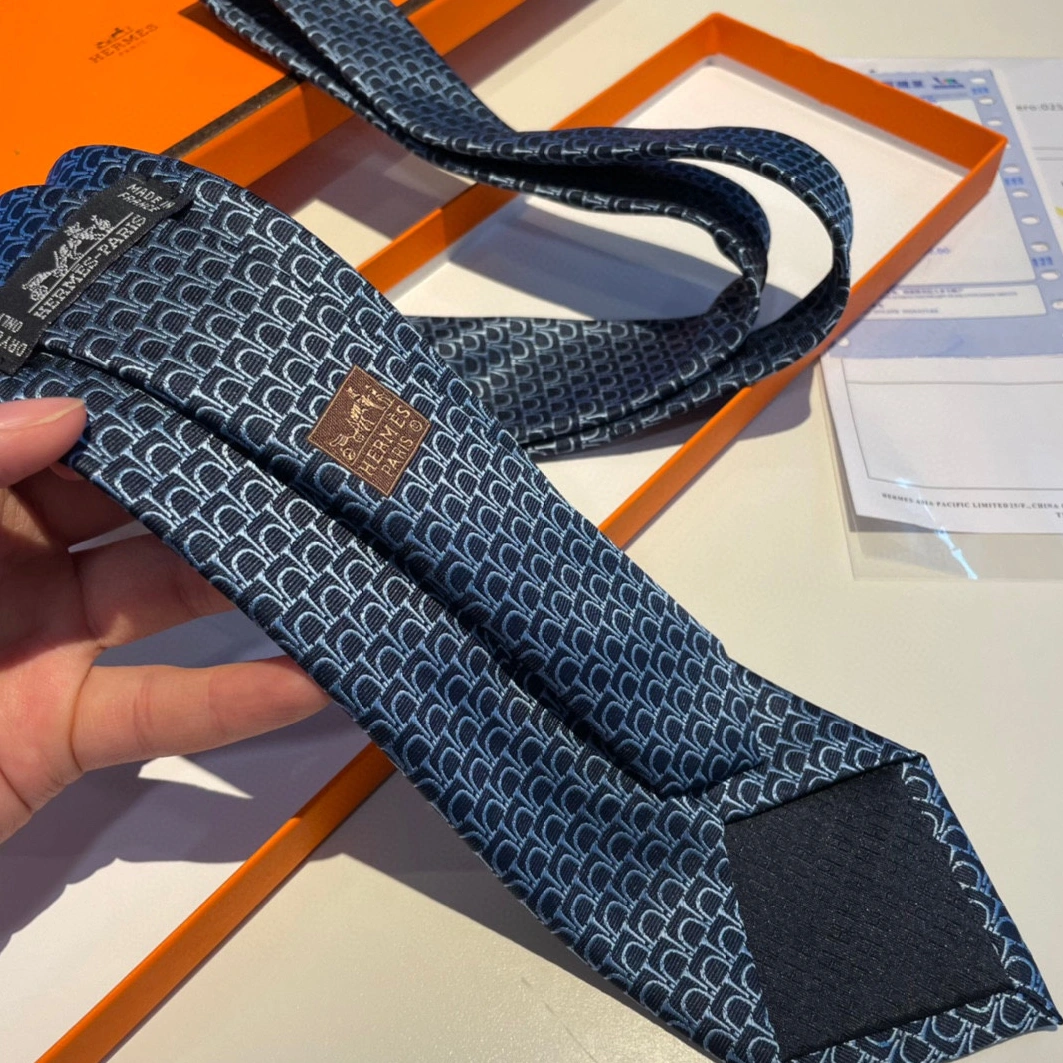 Hermes Necktie For Men Functional 9612