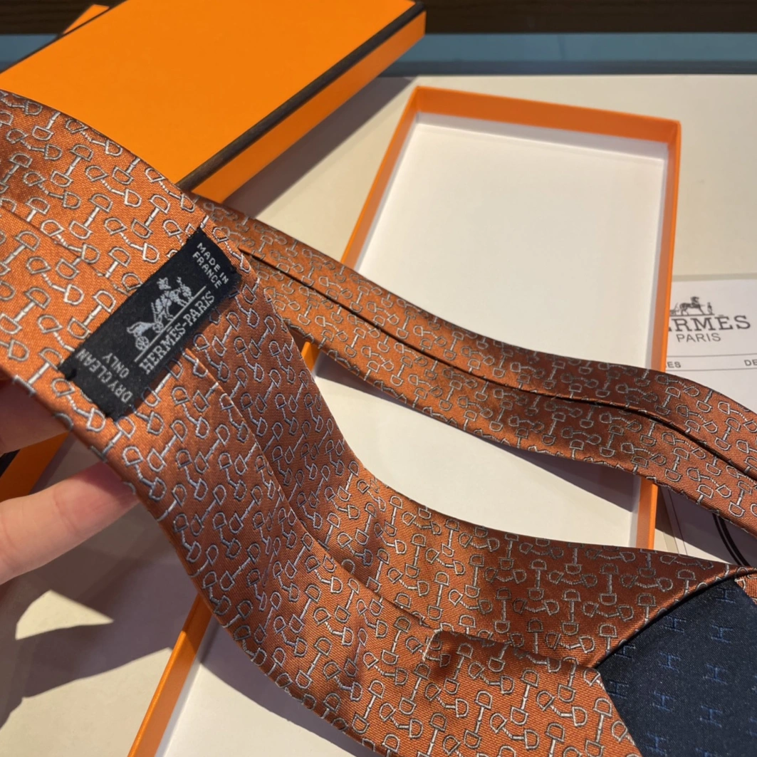 Hermes Necktie For Men Minimalist 7359