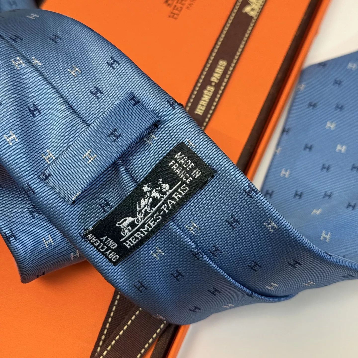 Hermes Necktie Sophisticated 300