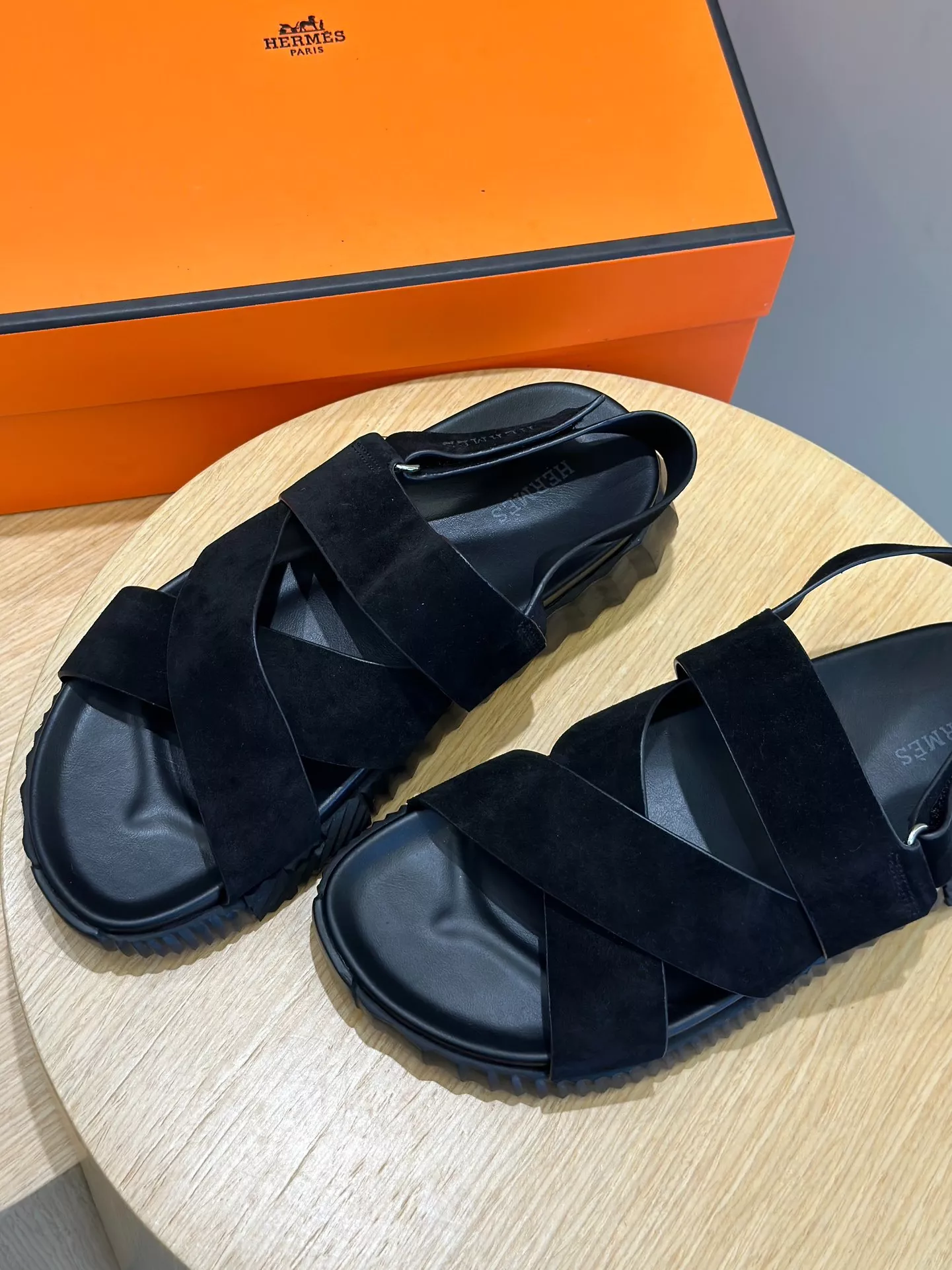 Hermes Sandal For Men Vibrant 9783