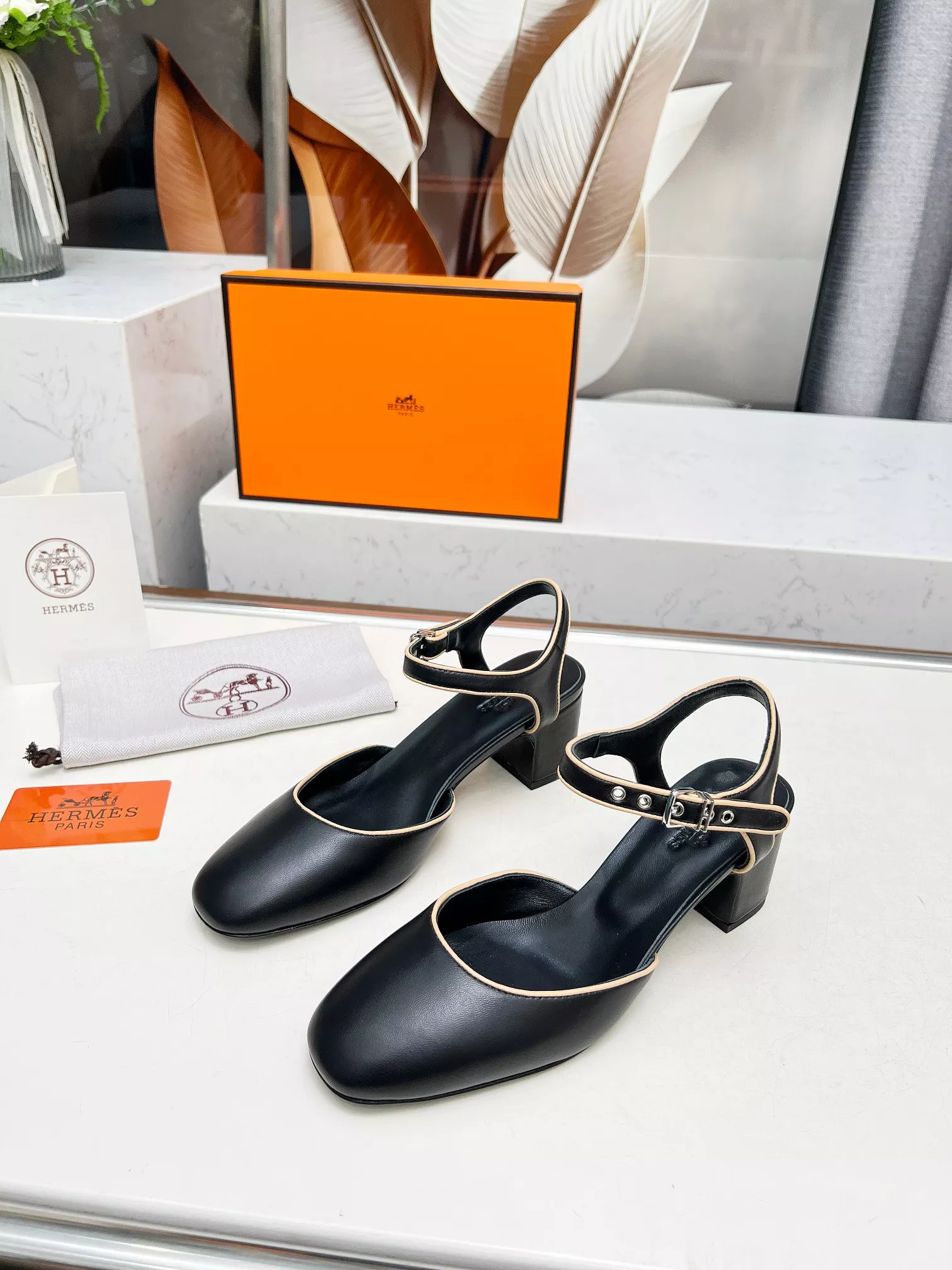 Hermes Sandal For Women Trendsetting 5230