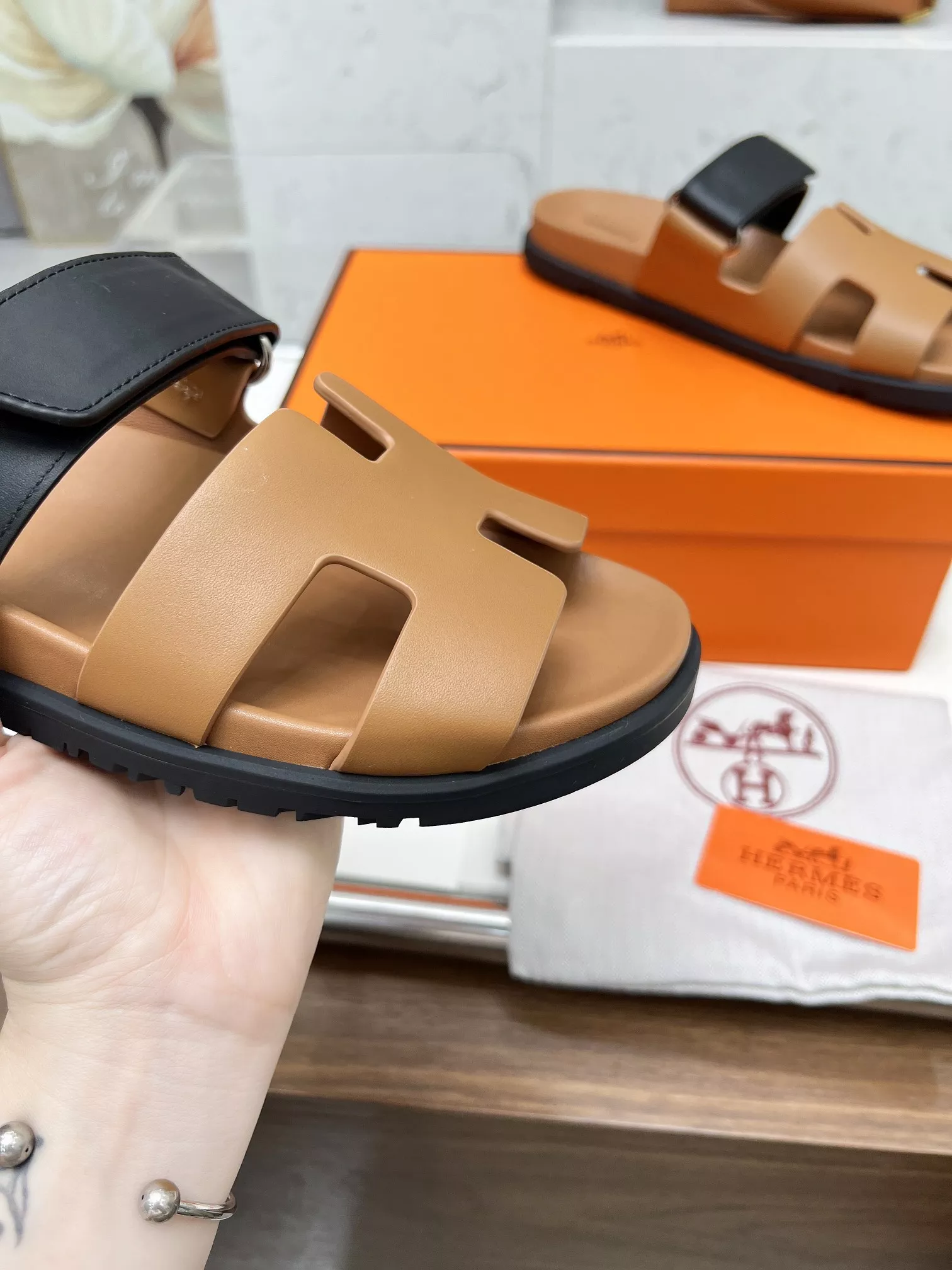 Hermes Slippers For Men Durable 8548