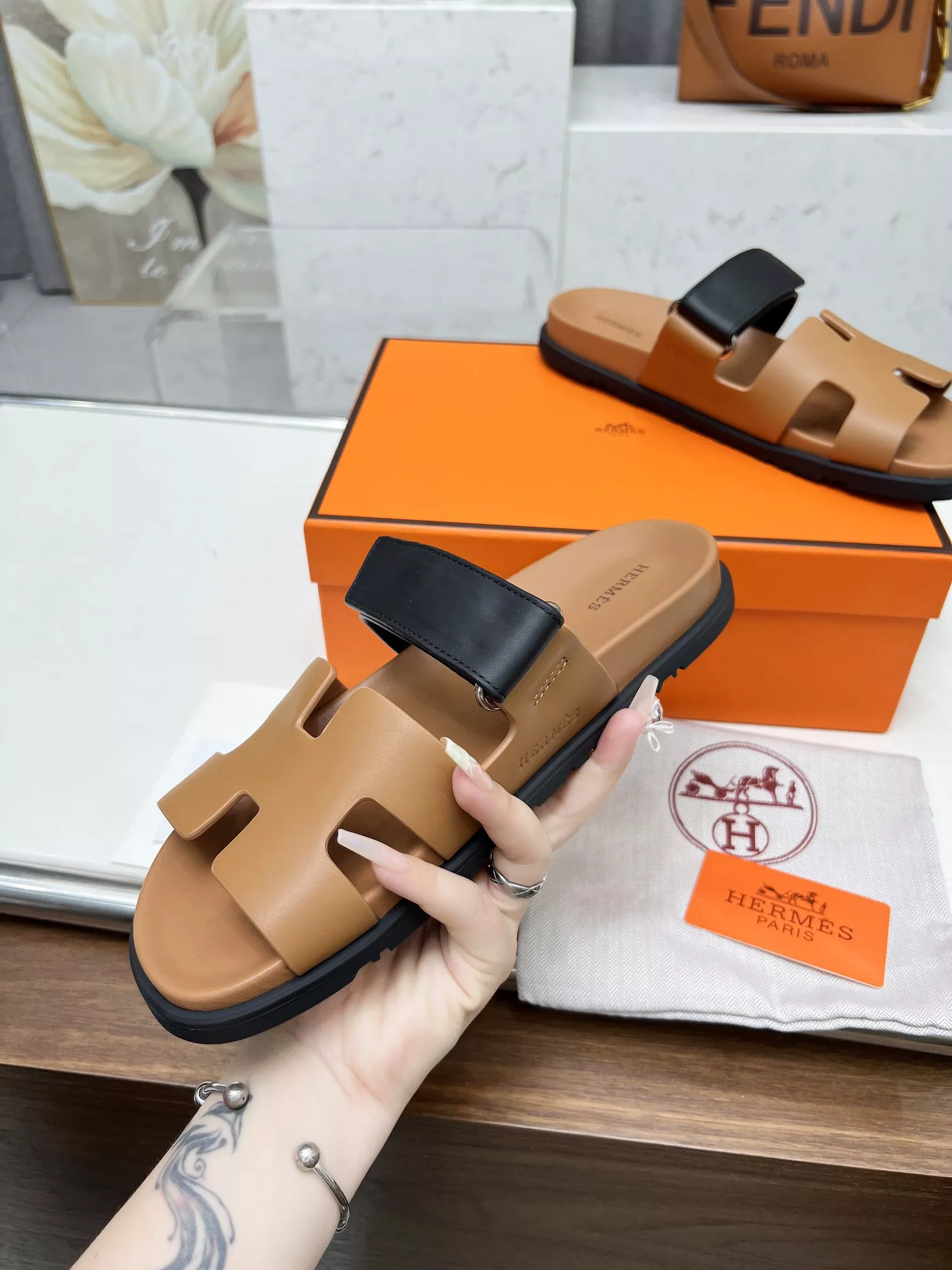 Hermes Slippers For Men Durable 8548