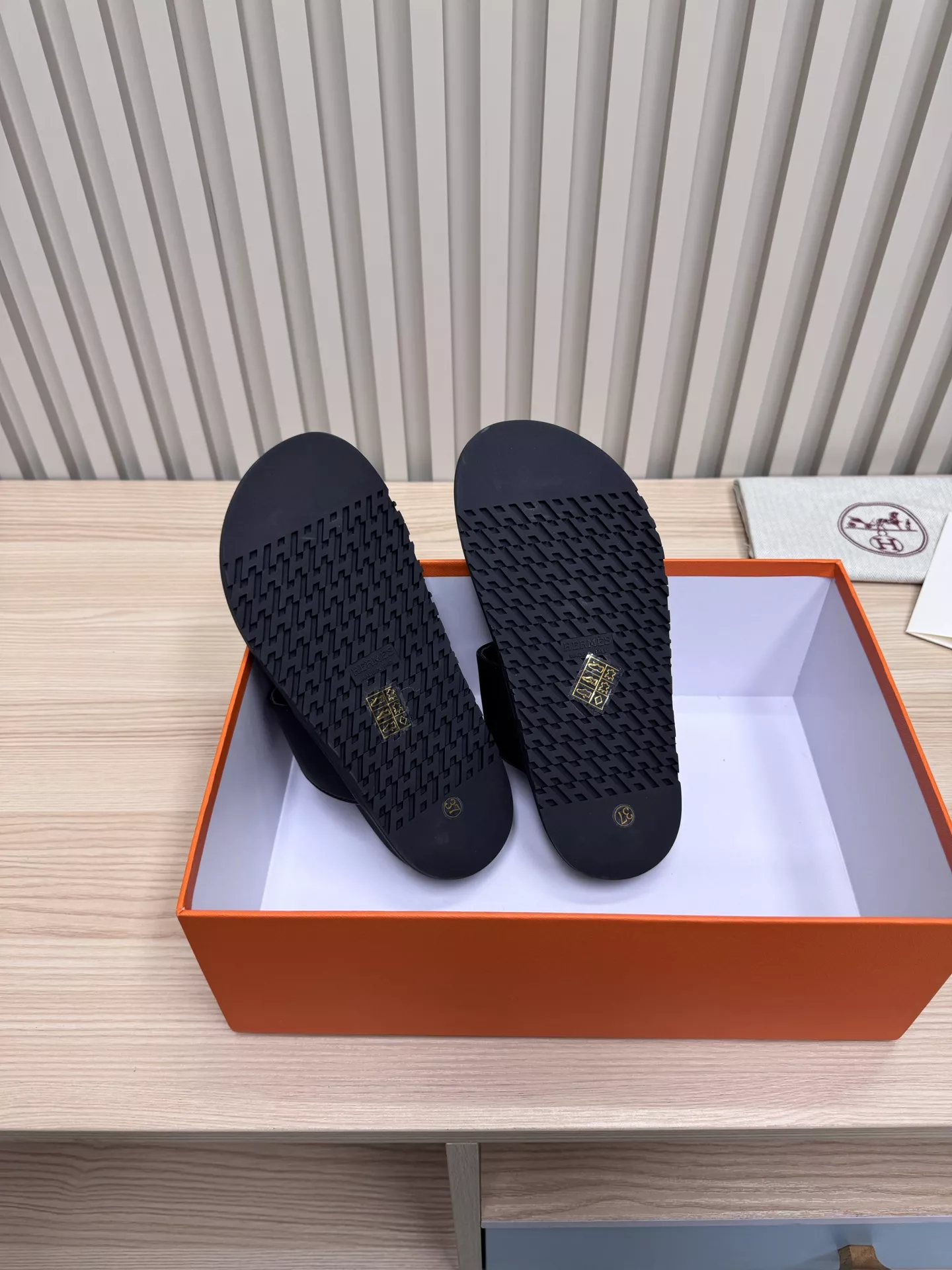 Hermes Slippers For Men Elegant 3244