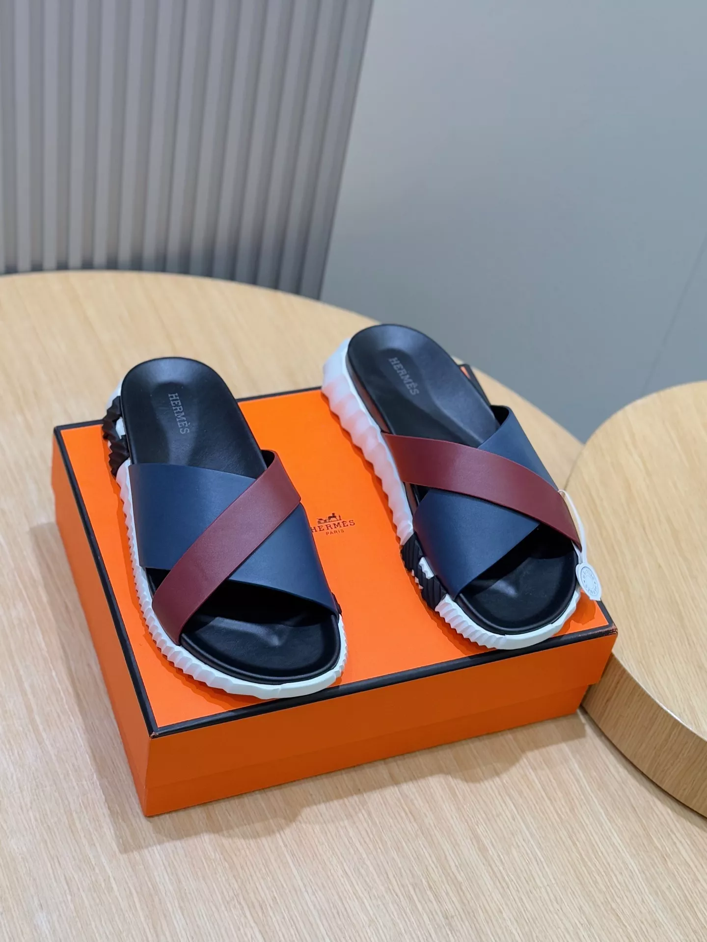 Hermes Slippers For Men Elegant 391