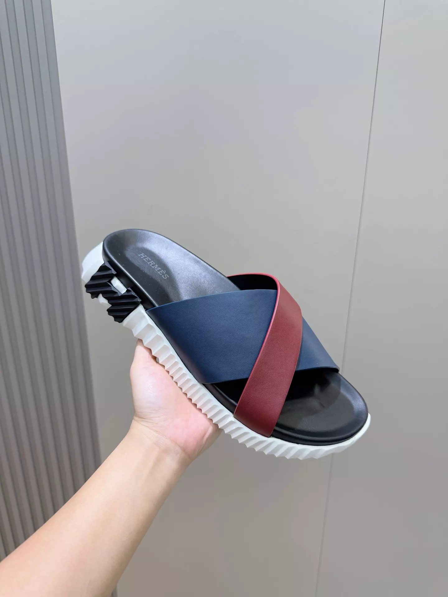 Hermes Slippers For Men Elegant 391